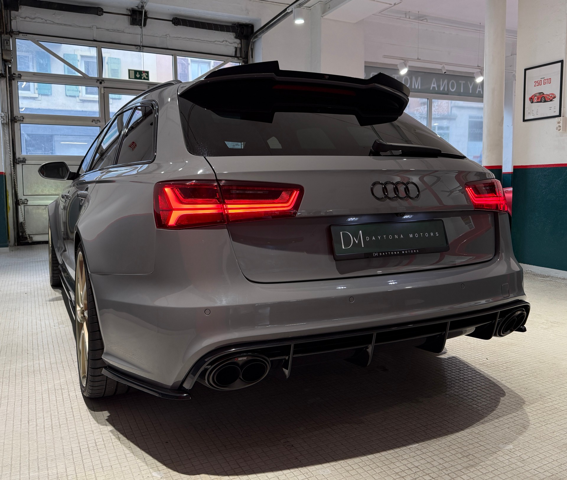AUDI RS6 Avant 4.0 TFSI V8 performance quattro "ABT 706 Ps" AKRAPOVIC Audi ceramic *pack carbon *Bose sound-image-11
