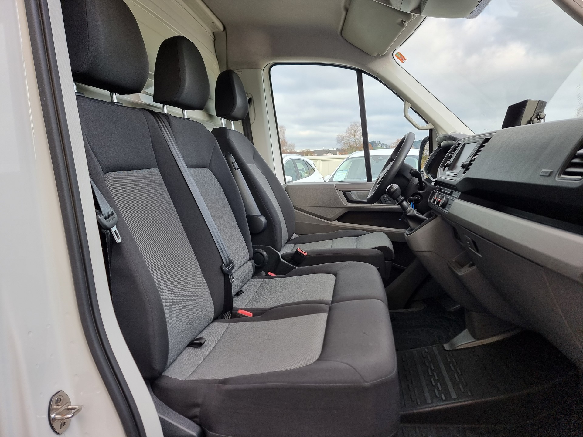 VW Crafter 35 2.0 BiTDI L4-image-8