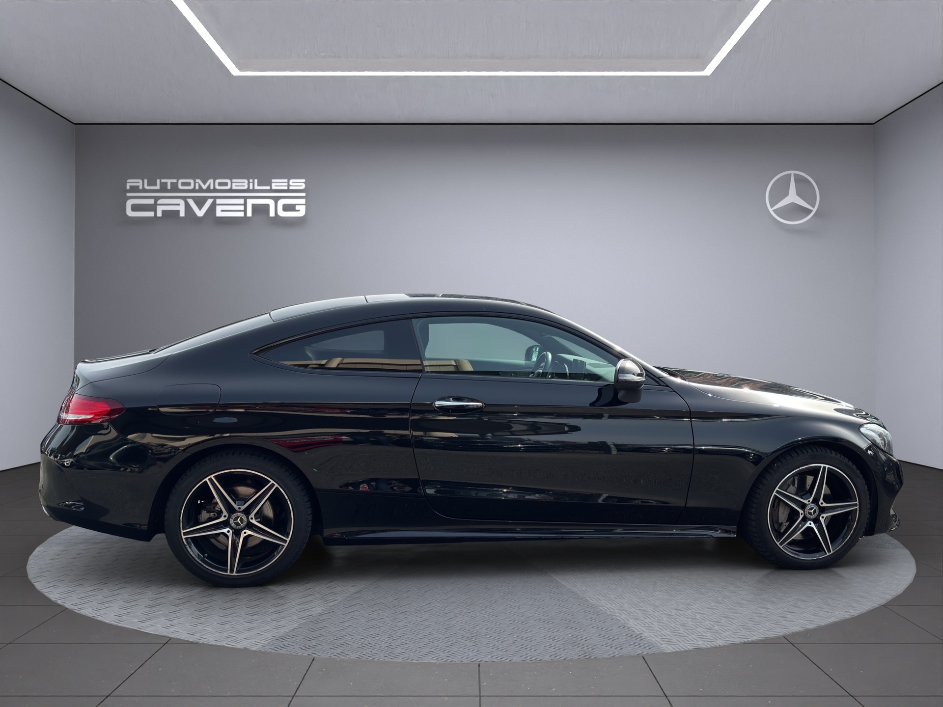 MERCEDES-BENZ C 300 Coupé AMG Line 9G-tronic-image-5
