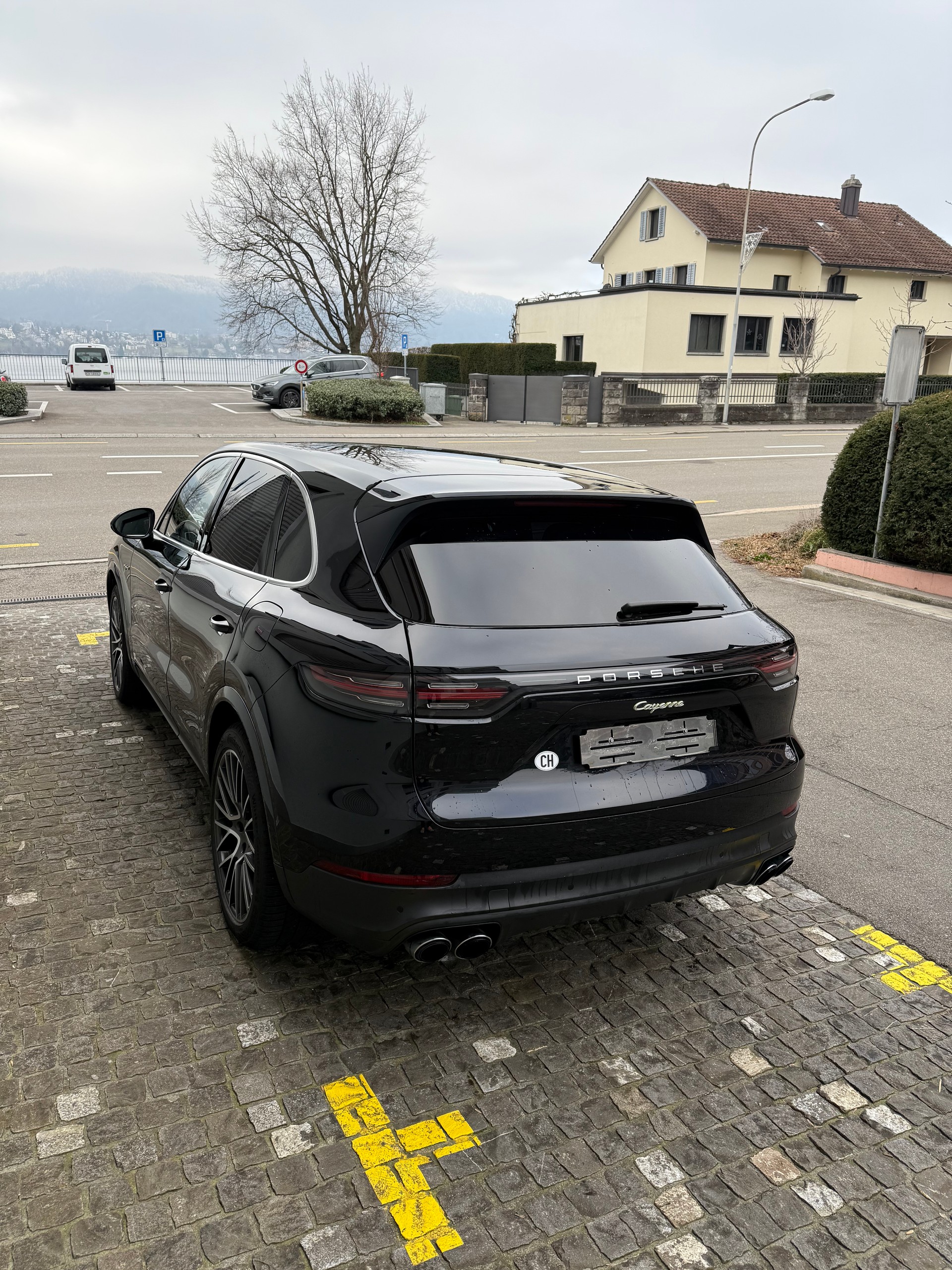 PORSCHE Cayenne E-Hybrid / CH Fahrzeug-image-1