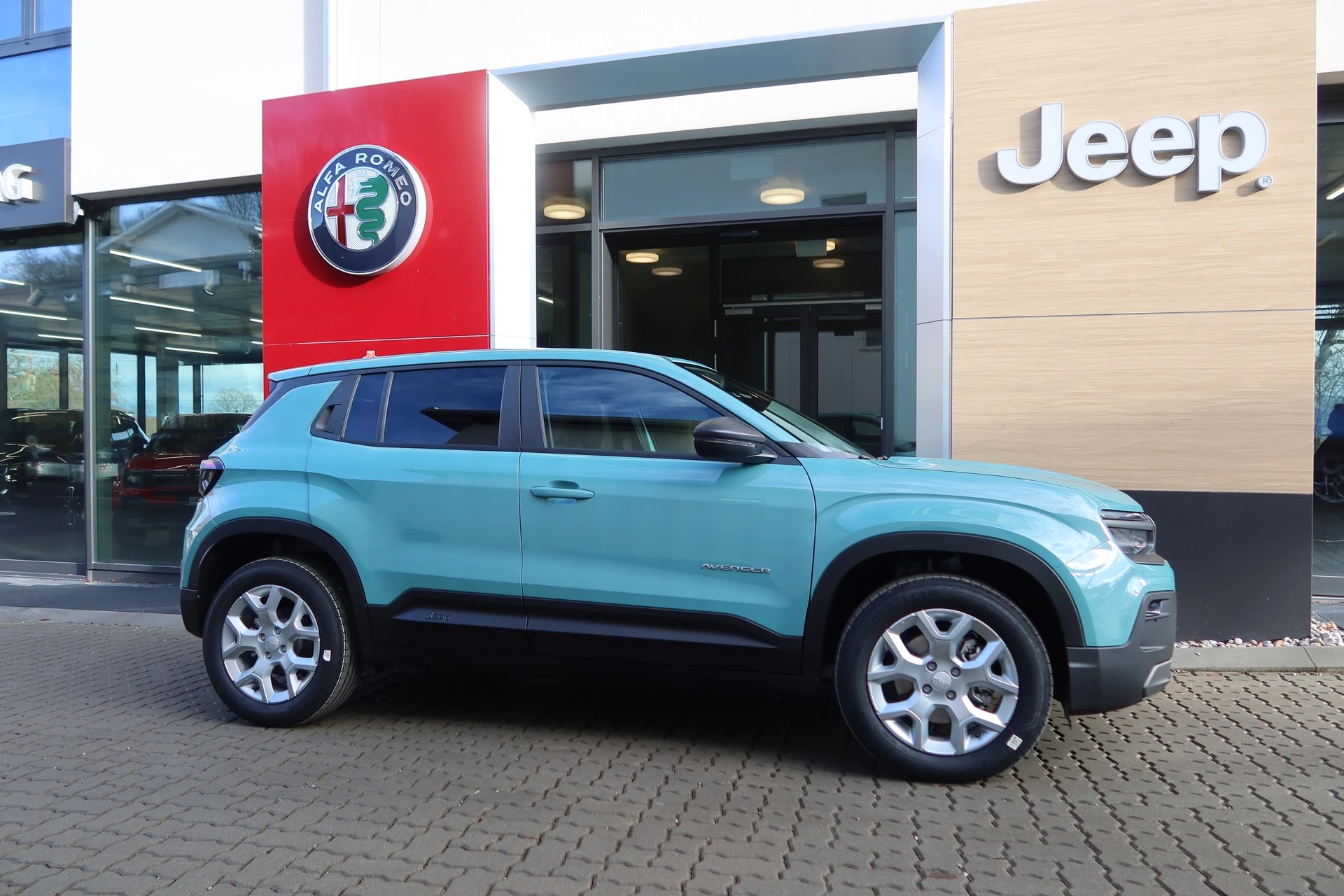 JEEP Avenger 54kWh Longitude B-image-0