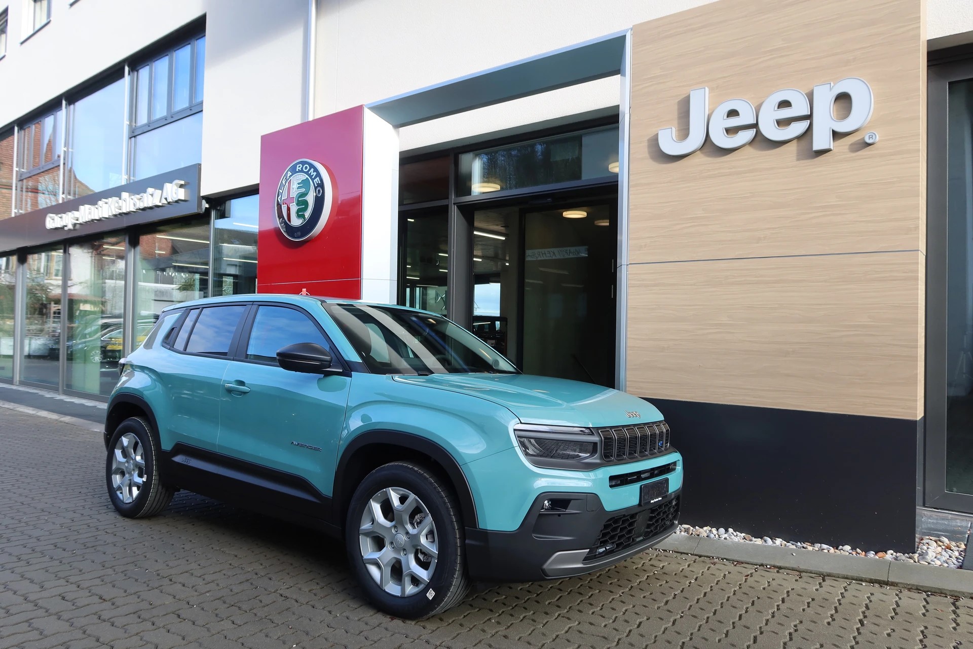 JEEP Avenger 54kWh Longitude B-image-2