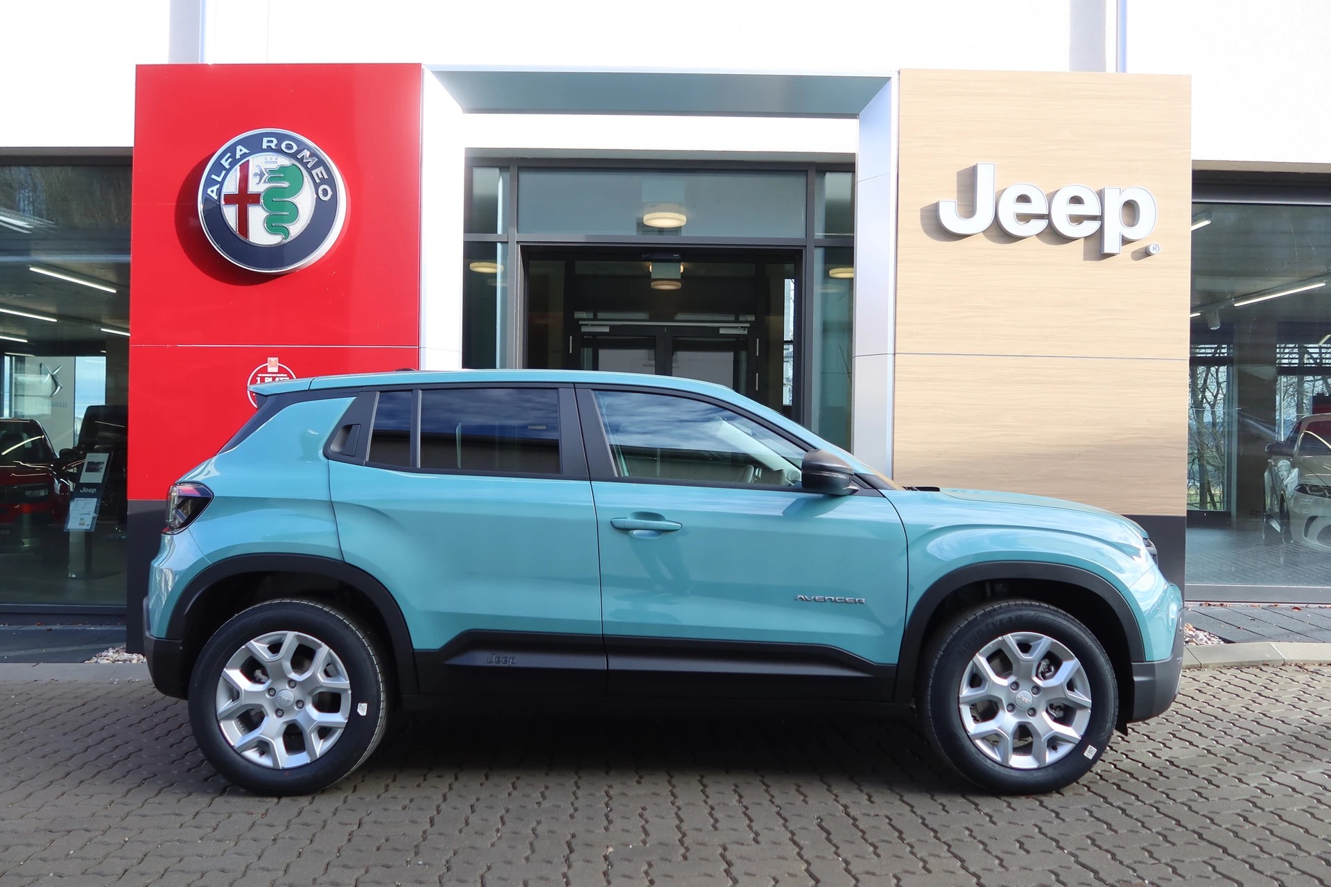 JEEP Avenger 54kWh Longitude B-image-4