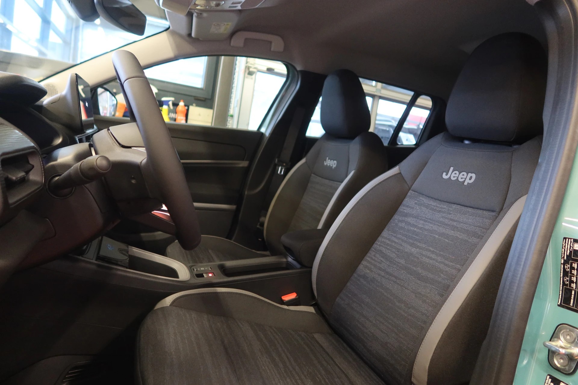 JEEP Avenger 54kWh Longitude B-image-8