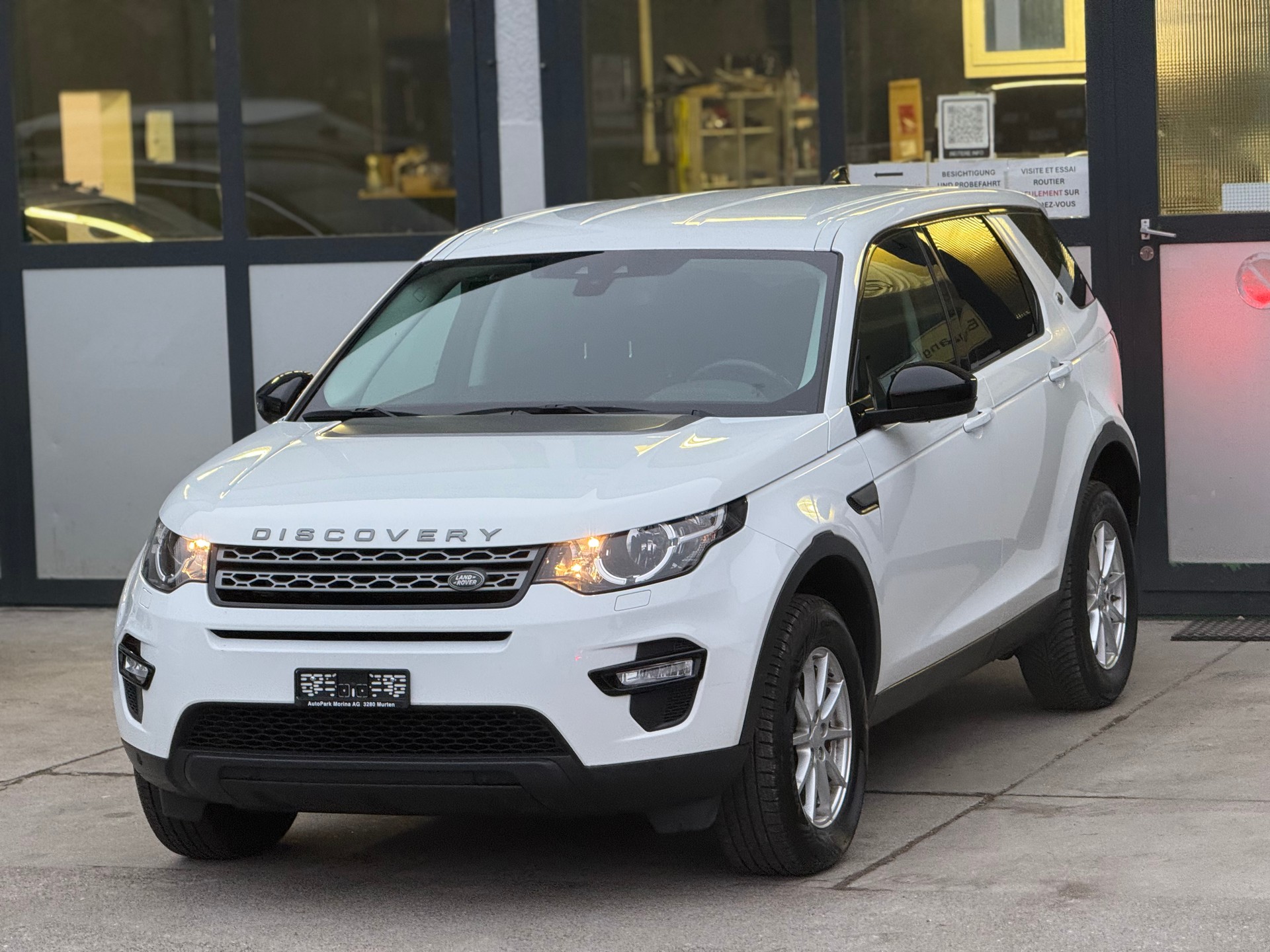 LAND ROVER Discovery Sport 2.0 TD4 Pure AT9-image-1