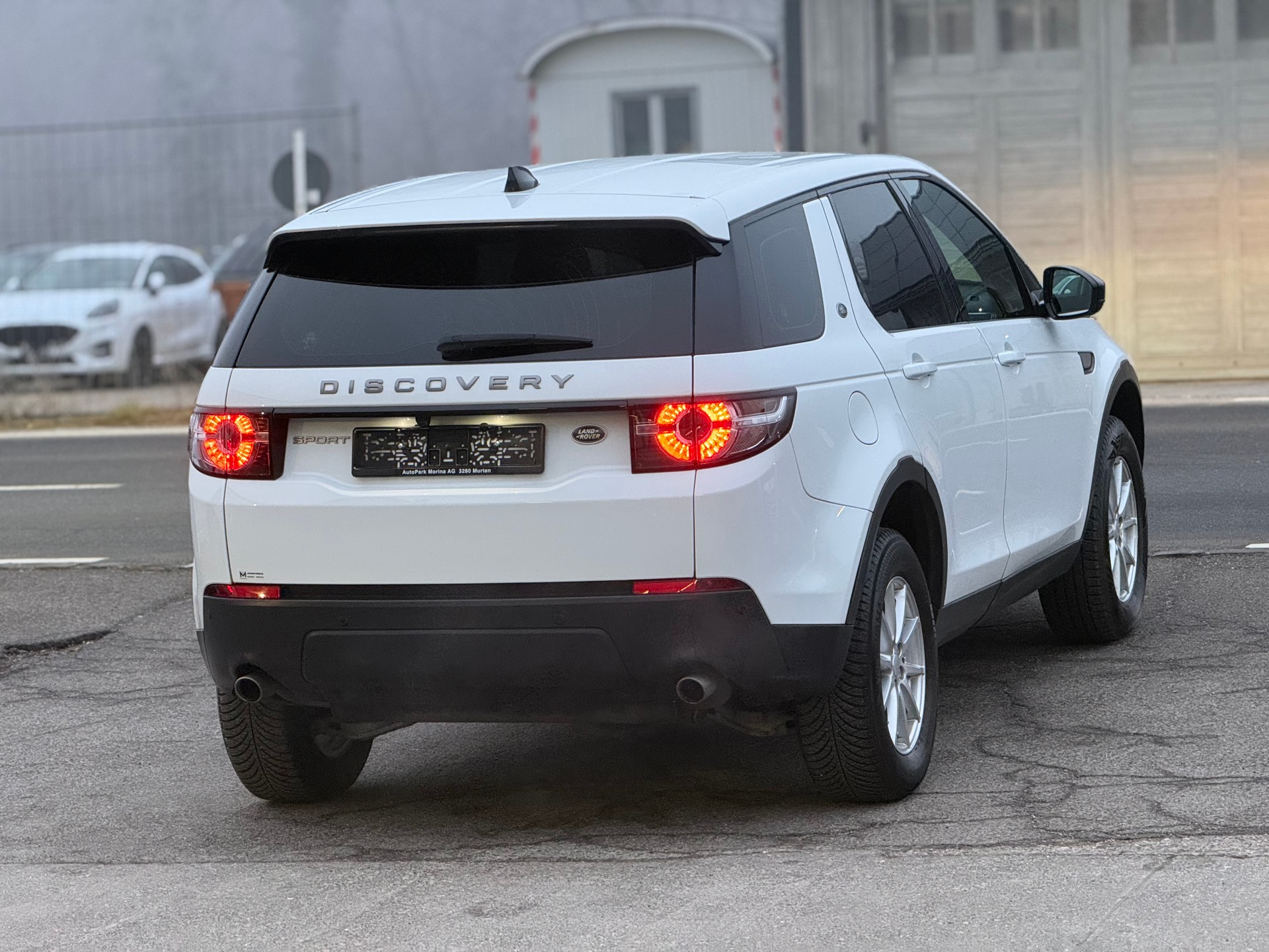 LAND ROVER Discovery Sport 2.0 TD4 Pure AT9-image-4
