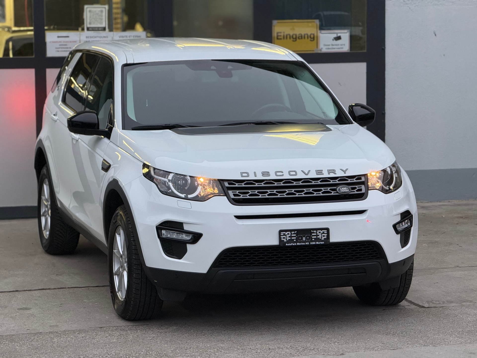 LAND ROVER Discovery Sport 2.0 TD4 Pure AT9-image-3