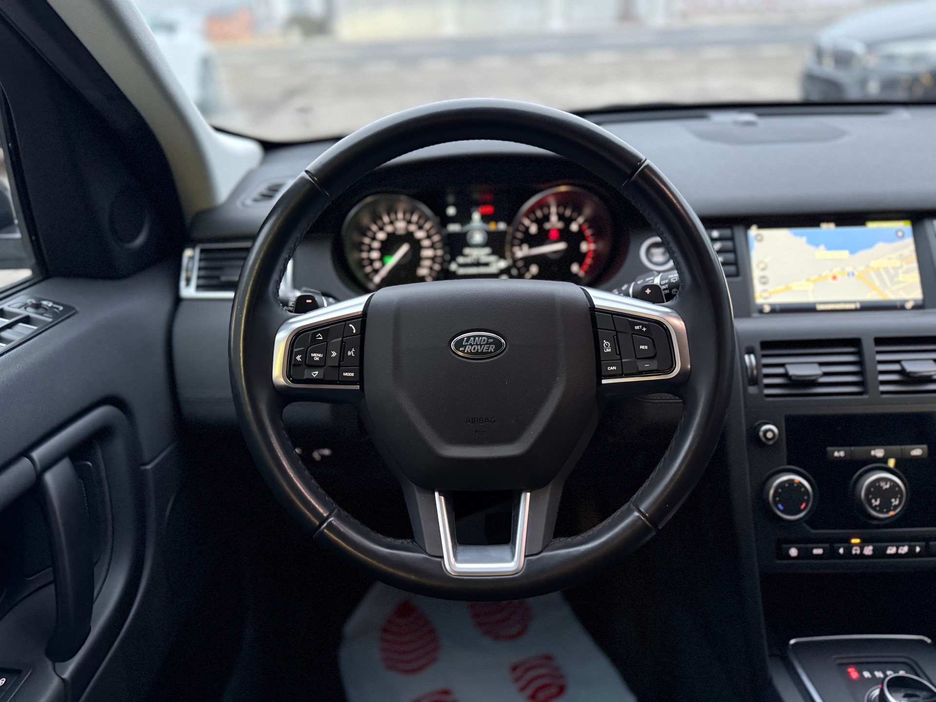 LAND ROVER Discovery Sport 2.0 TD4 Pure AT9-image-15