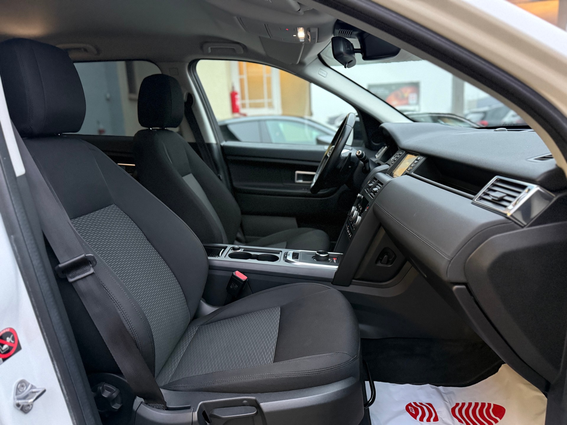 LAND ROVER Discovery Sport 2.0 TD4 Pure AT9-image-13