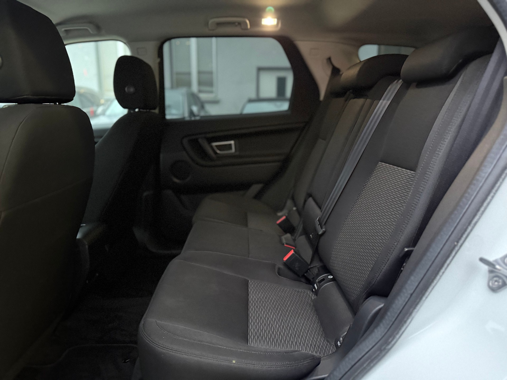 LAND ROVER Discovery Sport 2.0 TD4 Pure AT9-image-10