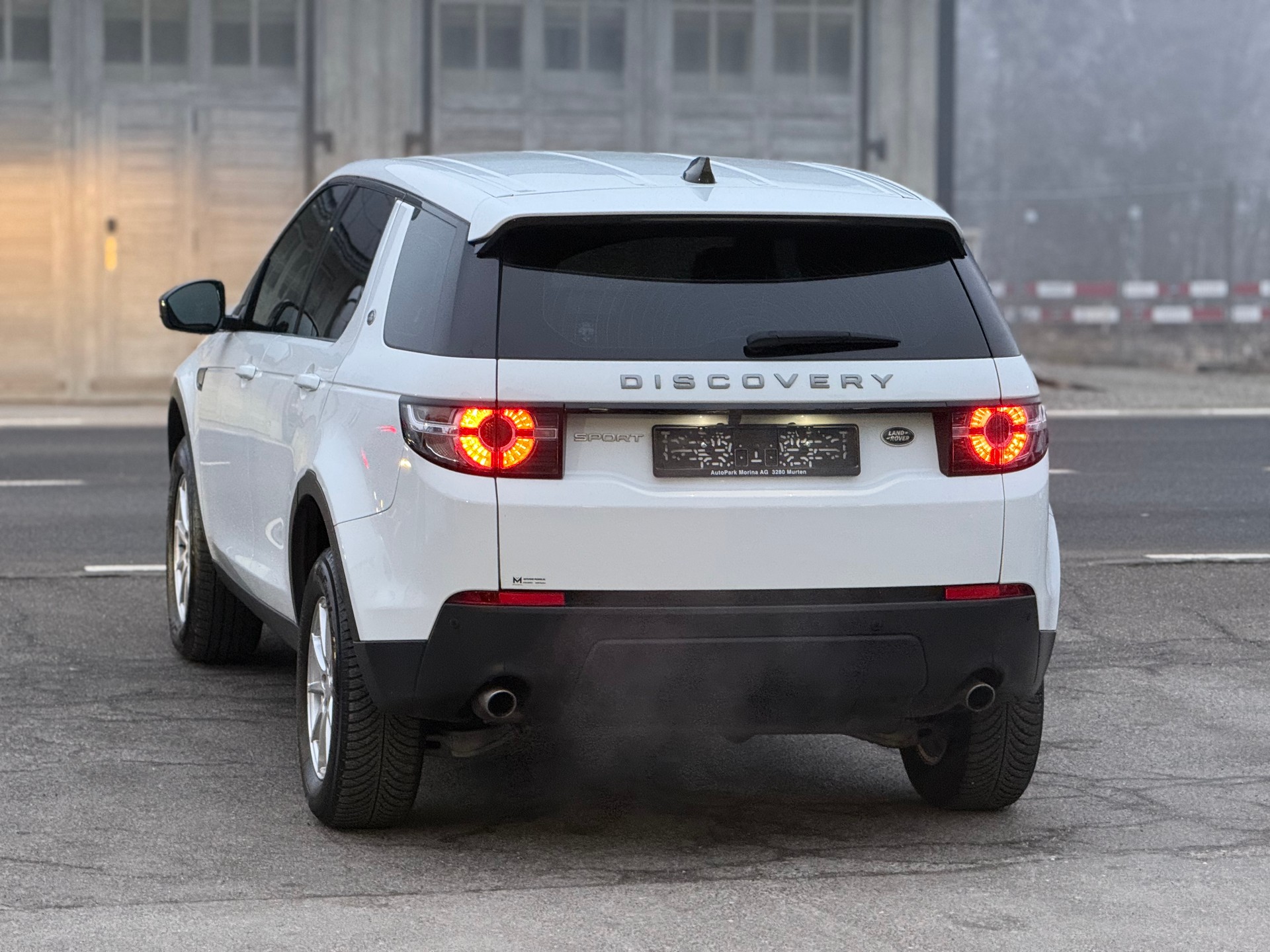 LAND ROVER Discovery Sport 2.0 TD4 Pure AT9-image-6