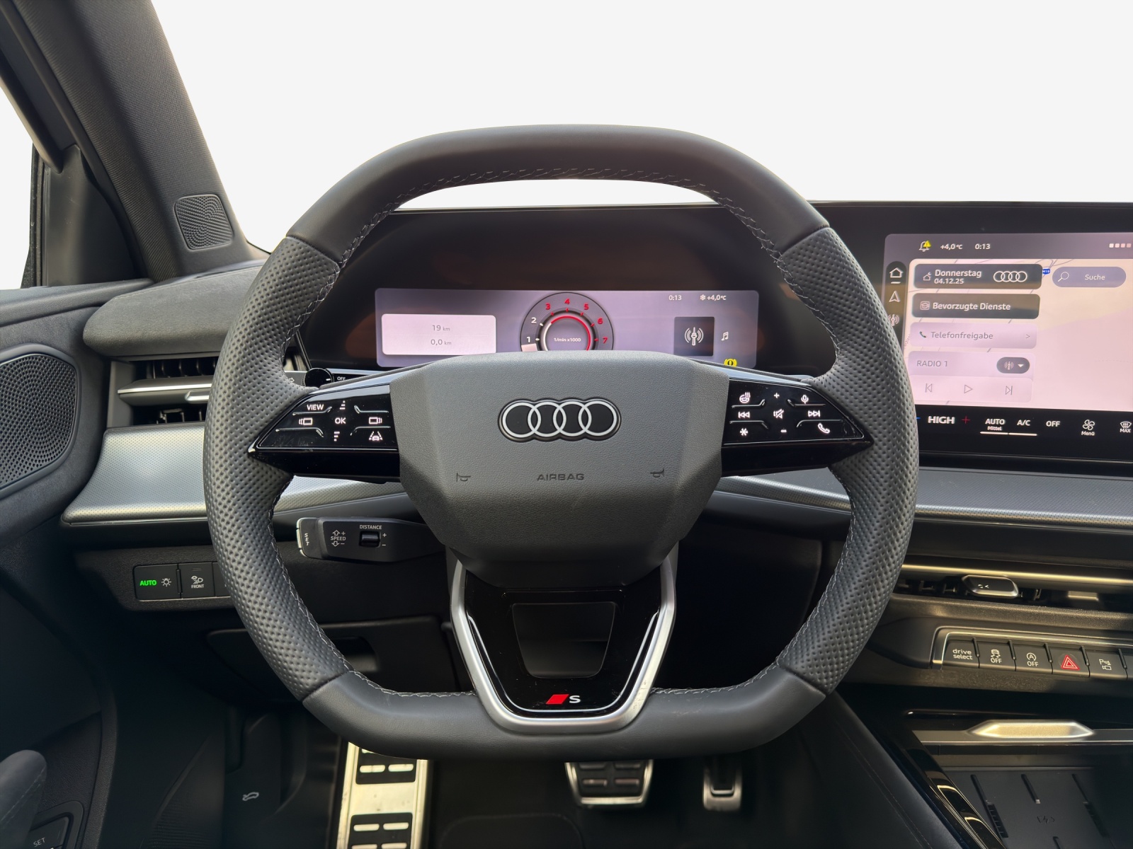AUDI Q3 SUV 110 kW TFSI S tronic-image-9