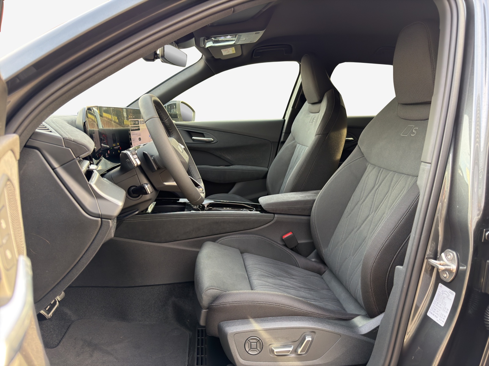 AUDI Q3 SUV 110 kW TFSI S tronic-image-7