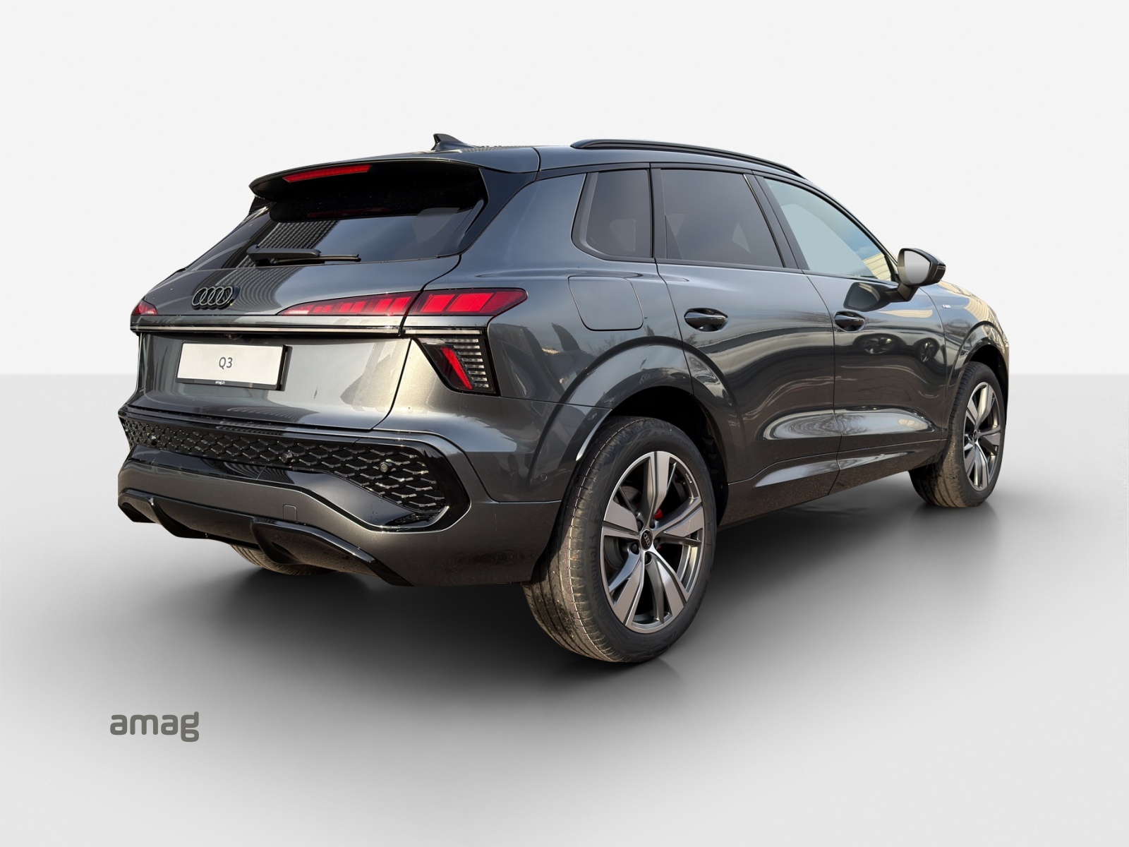 AUDI Q3 SUV 110 kW TFSI S tronic-image-4