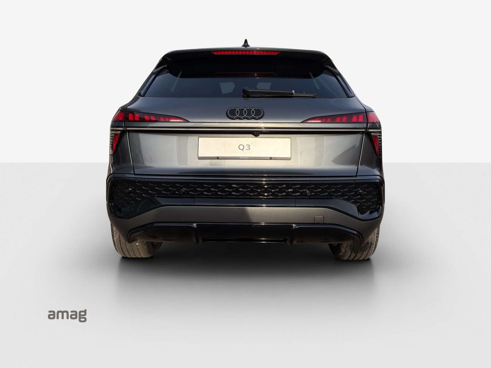 AUDI Q3 SUV 110 kW TFSI S tronic-image-3