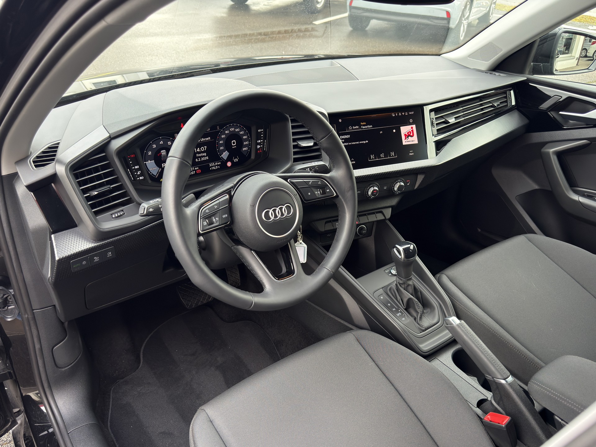AUDI A1 Sportback 1.0 30 TFSI Attraction S-Tronic-image-8