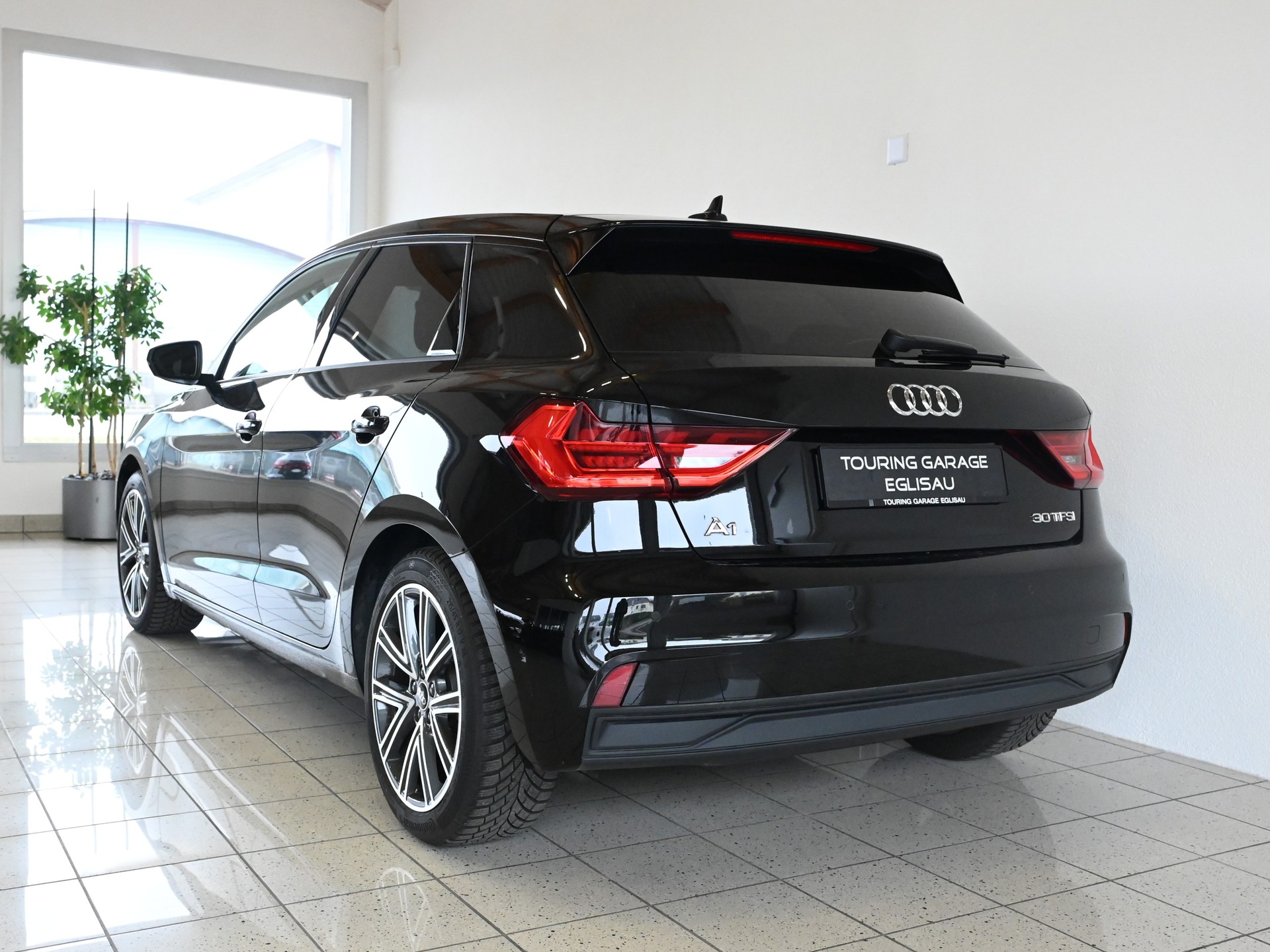 AUDI A1 Sportback 1.0 30 TFSI Attraction S-Tronic-image-5