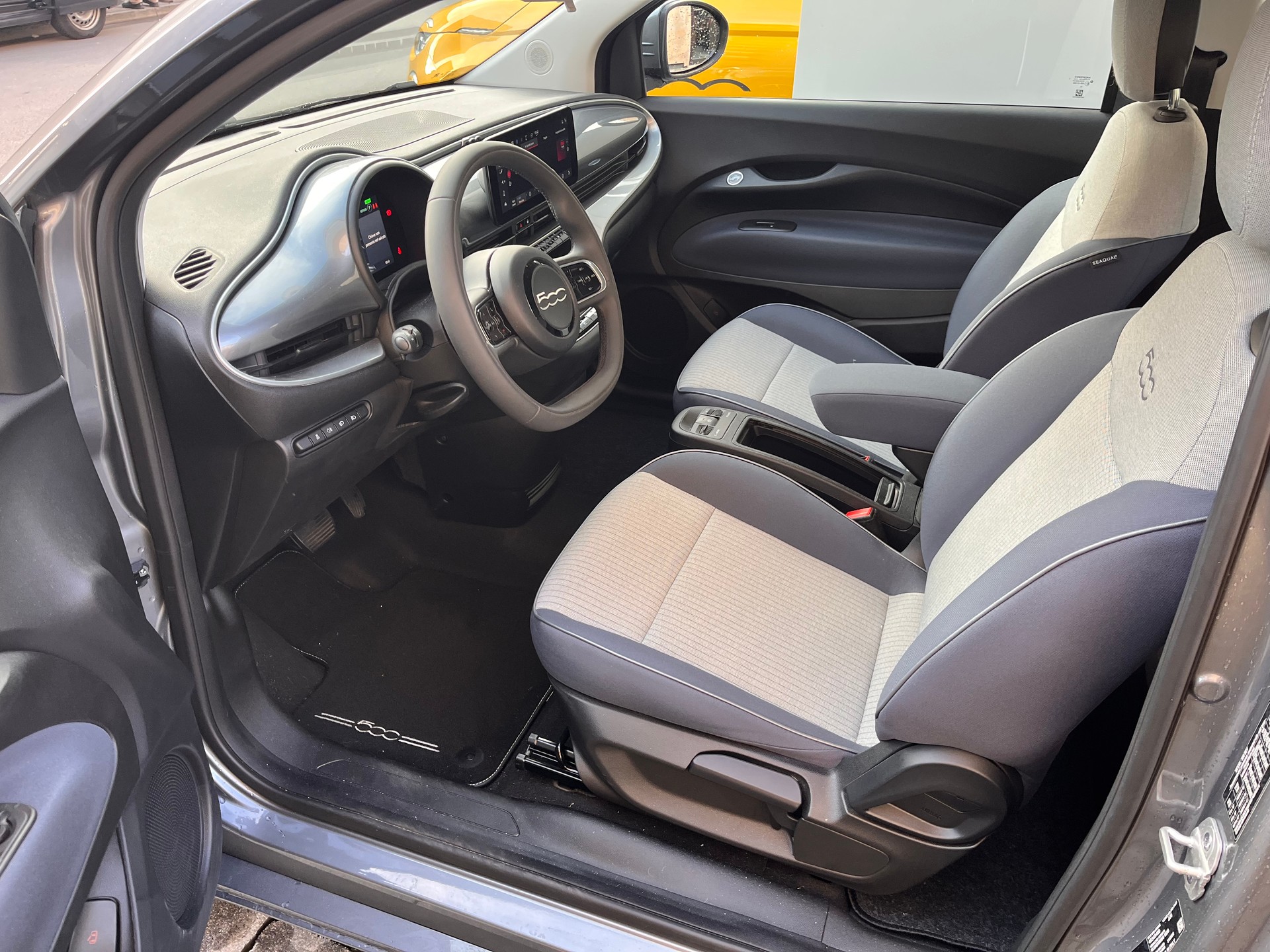 FIAT 500 electric 87 kW Icon-image-8