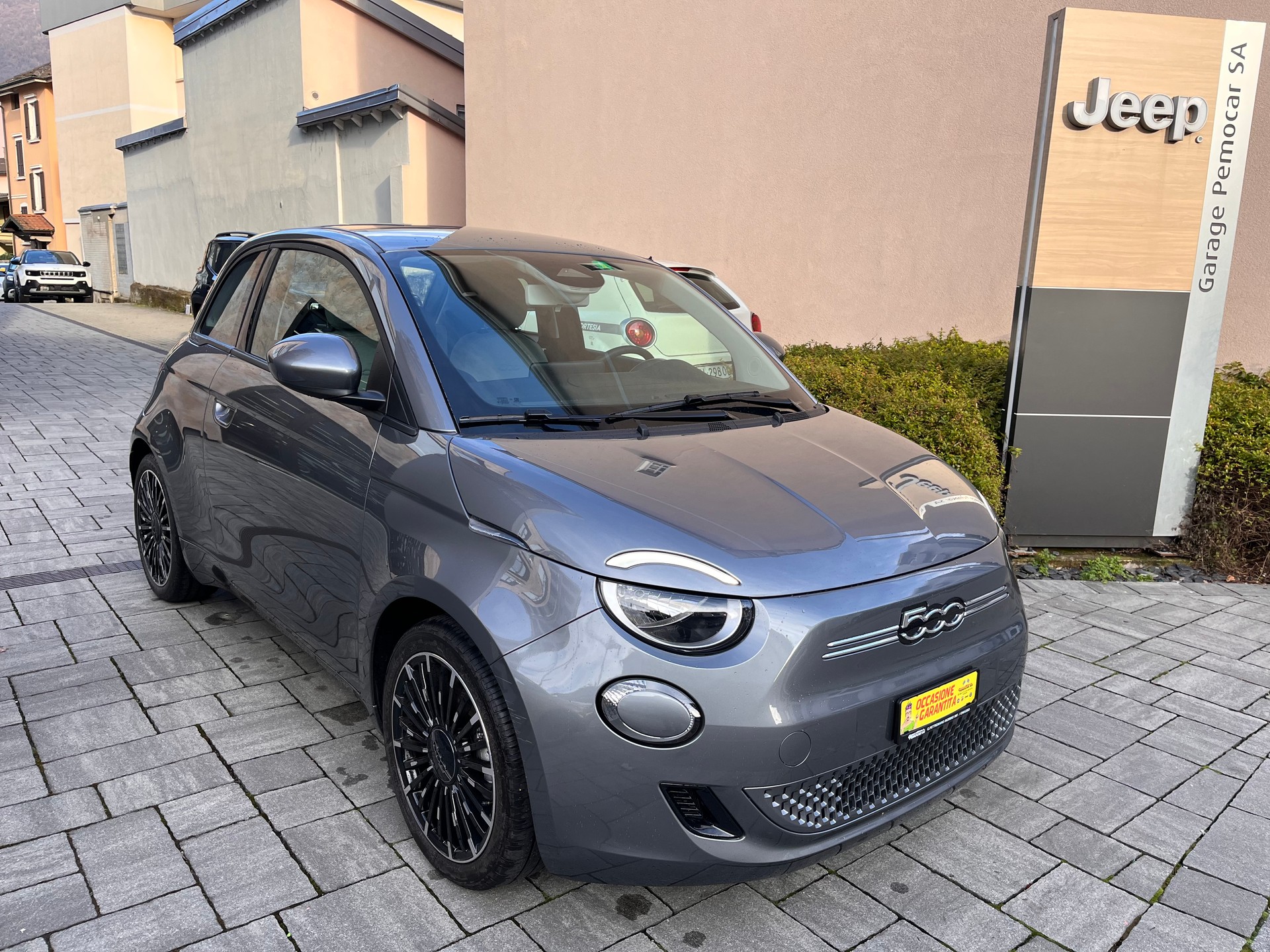 FIAT 500 electric 87 kW Icon-image-2