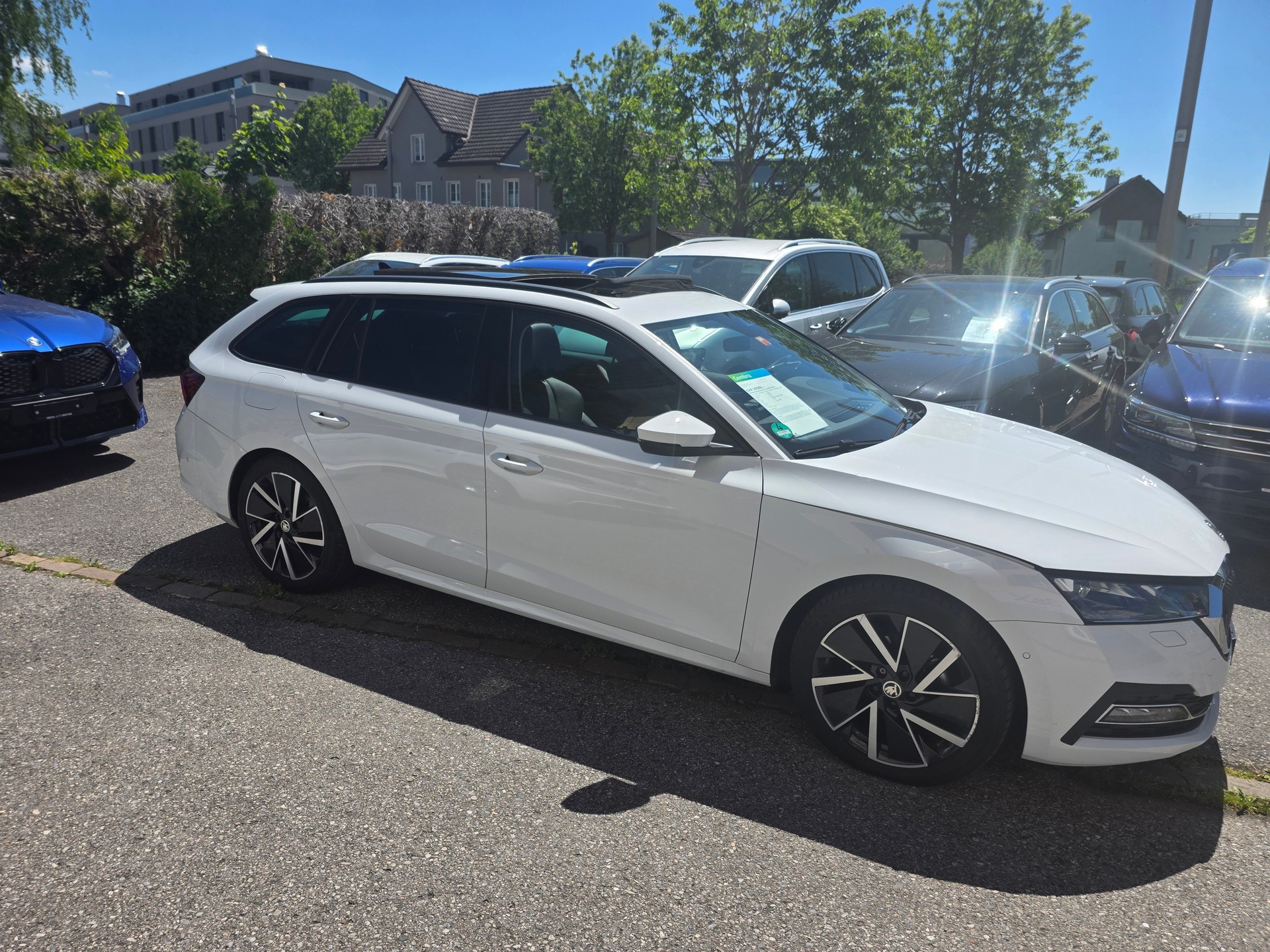 SKODA Octavia Combi 2.0 TDI DSG Style-image-3