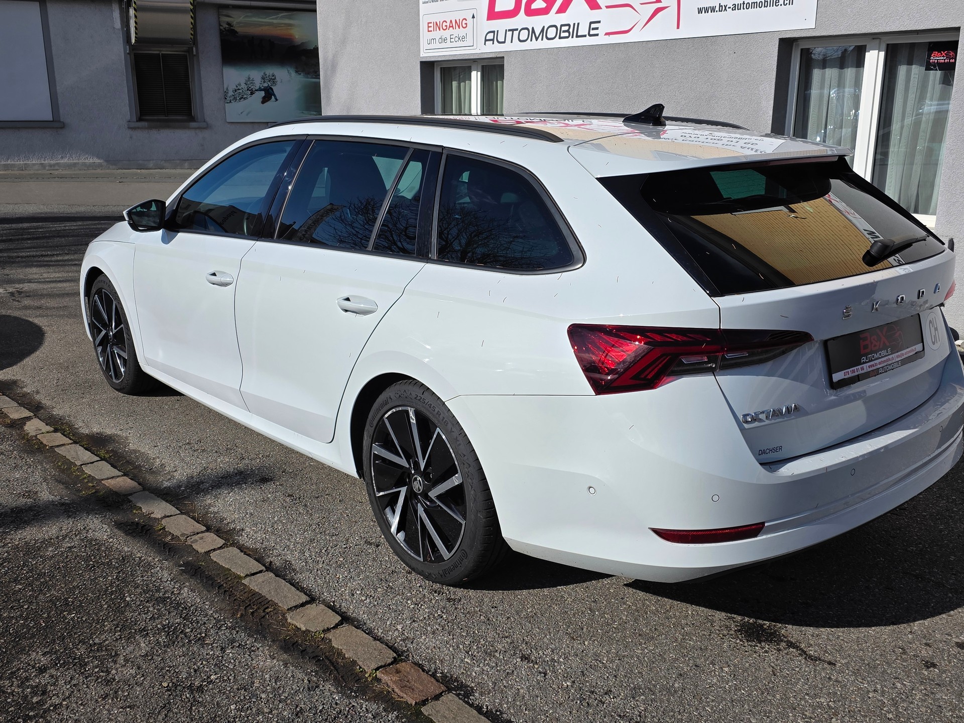 SKODA Octavia Combi 2.0 TDI DSG Style-image-6
