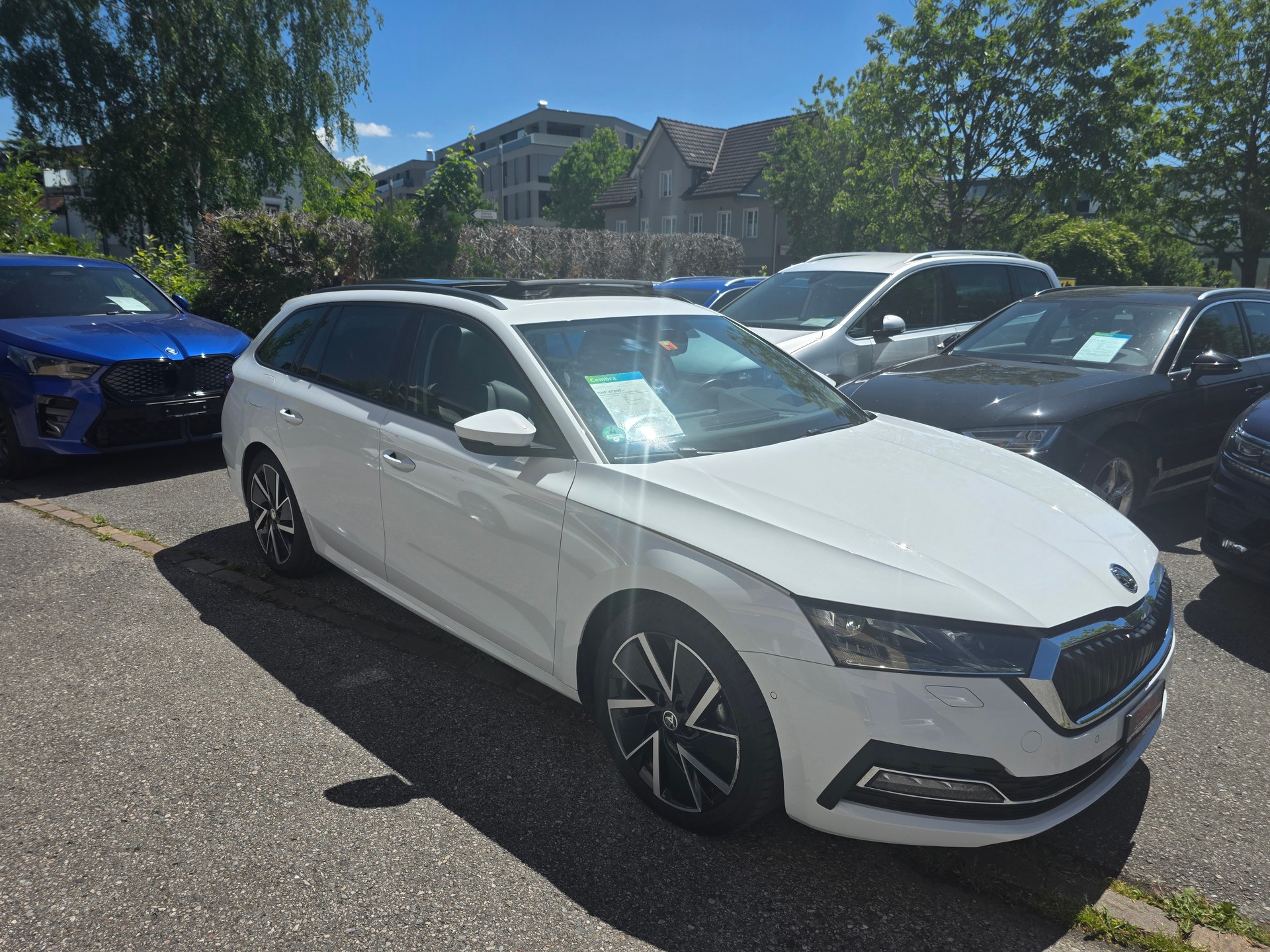 SKODA Octavia Combi 2.0 TDI DSG Style-image-2