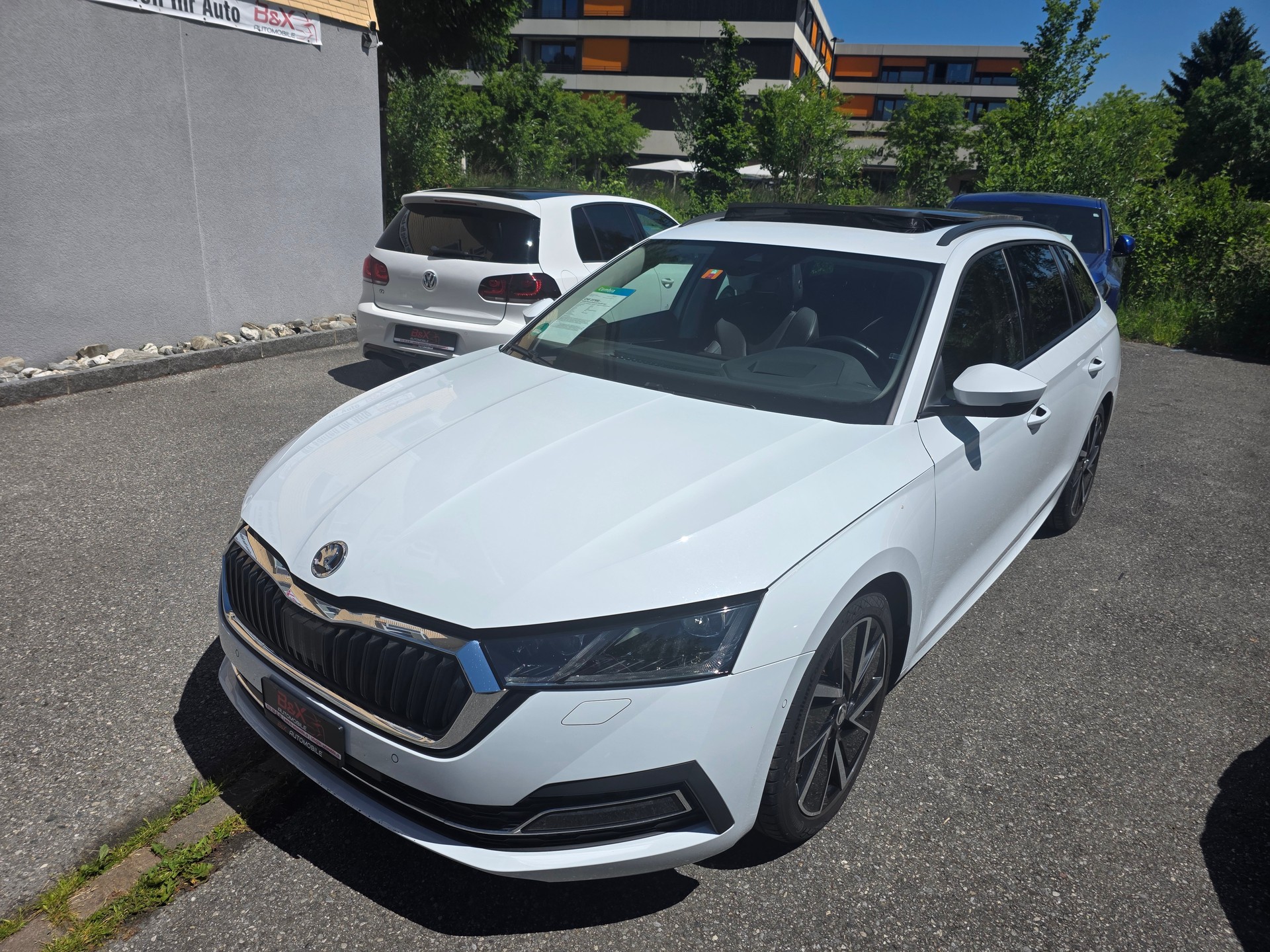 SKODA Octavia Combi 2.0 TDI DSG Style-image-1