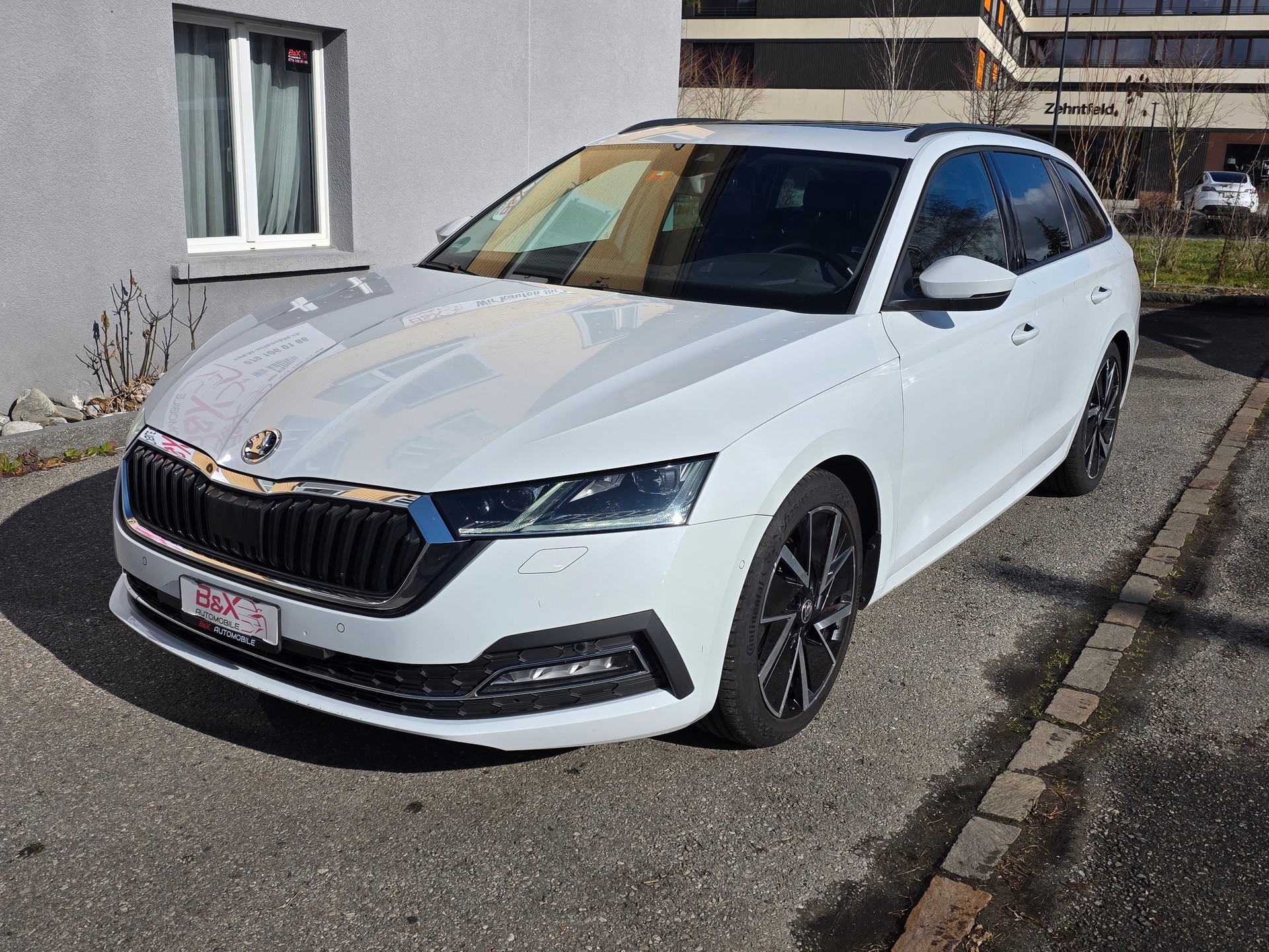 SKODA Octavia Combi 2.0 TDI DSG Style-image-5
