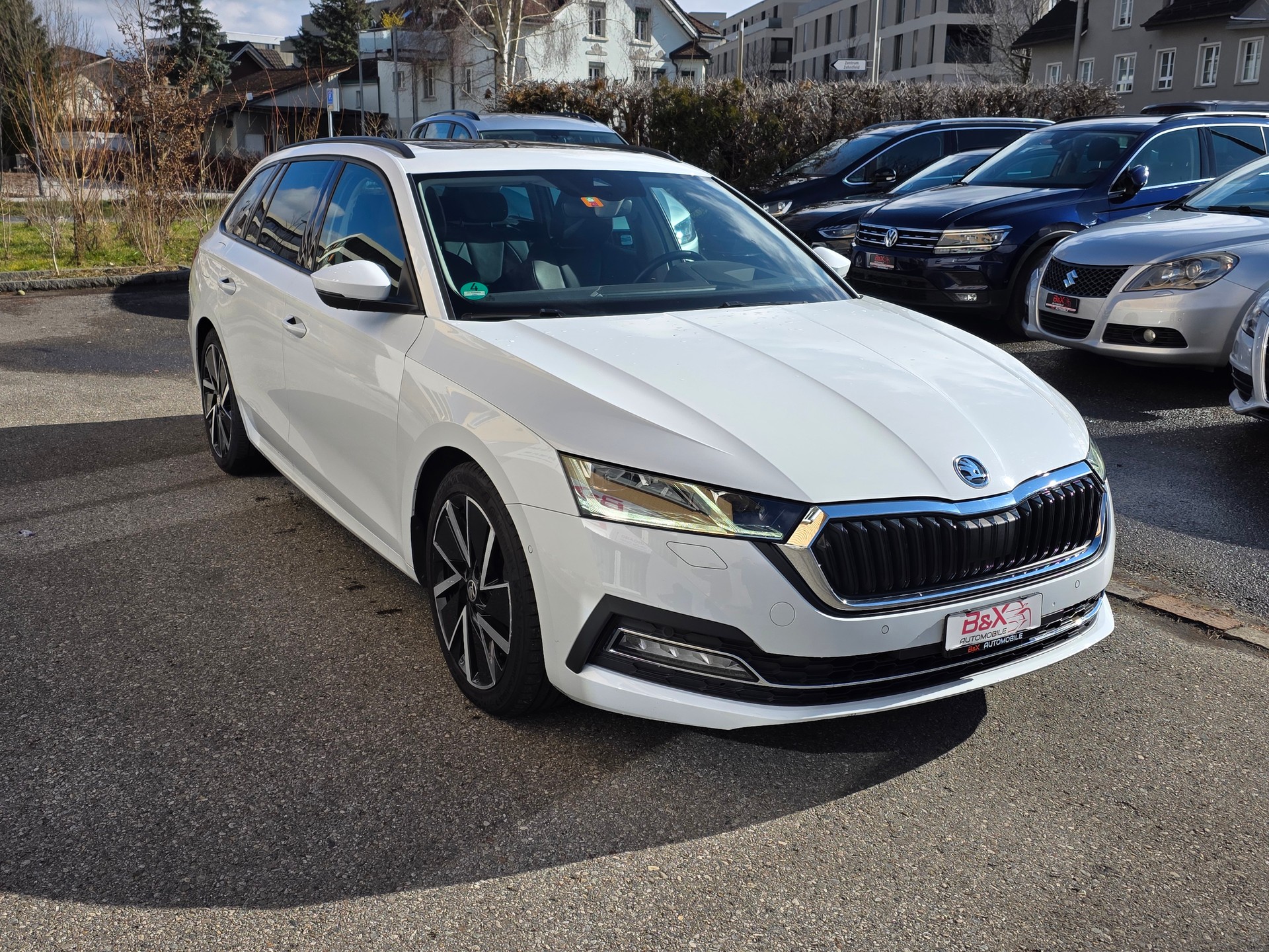 SKODA Octavia Combi 2.0 TDI DSG Style-image-4