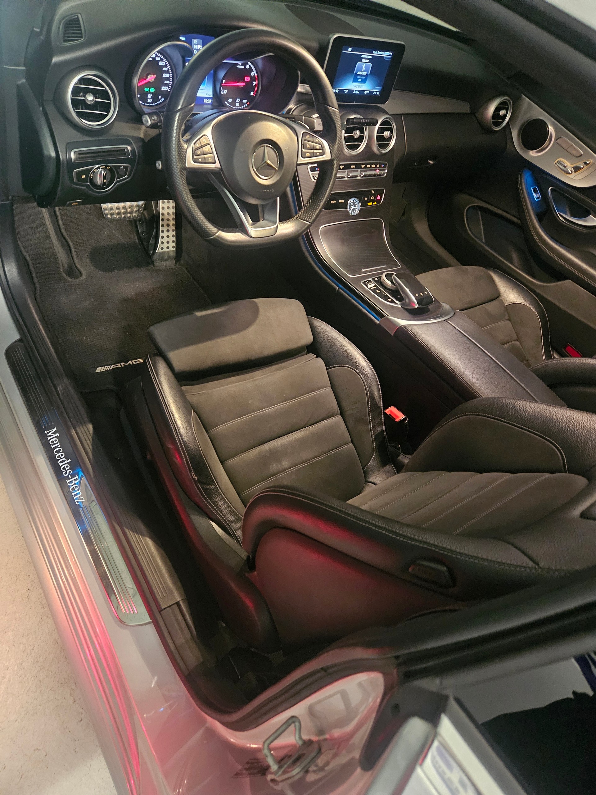 MERCEDES-BENZ C 180 AMG Line Coupé 7G-Tronic-image-6