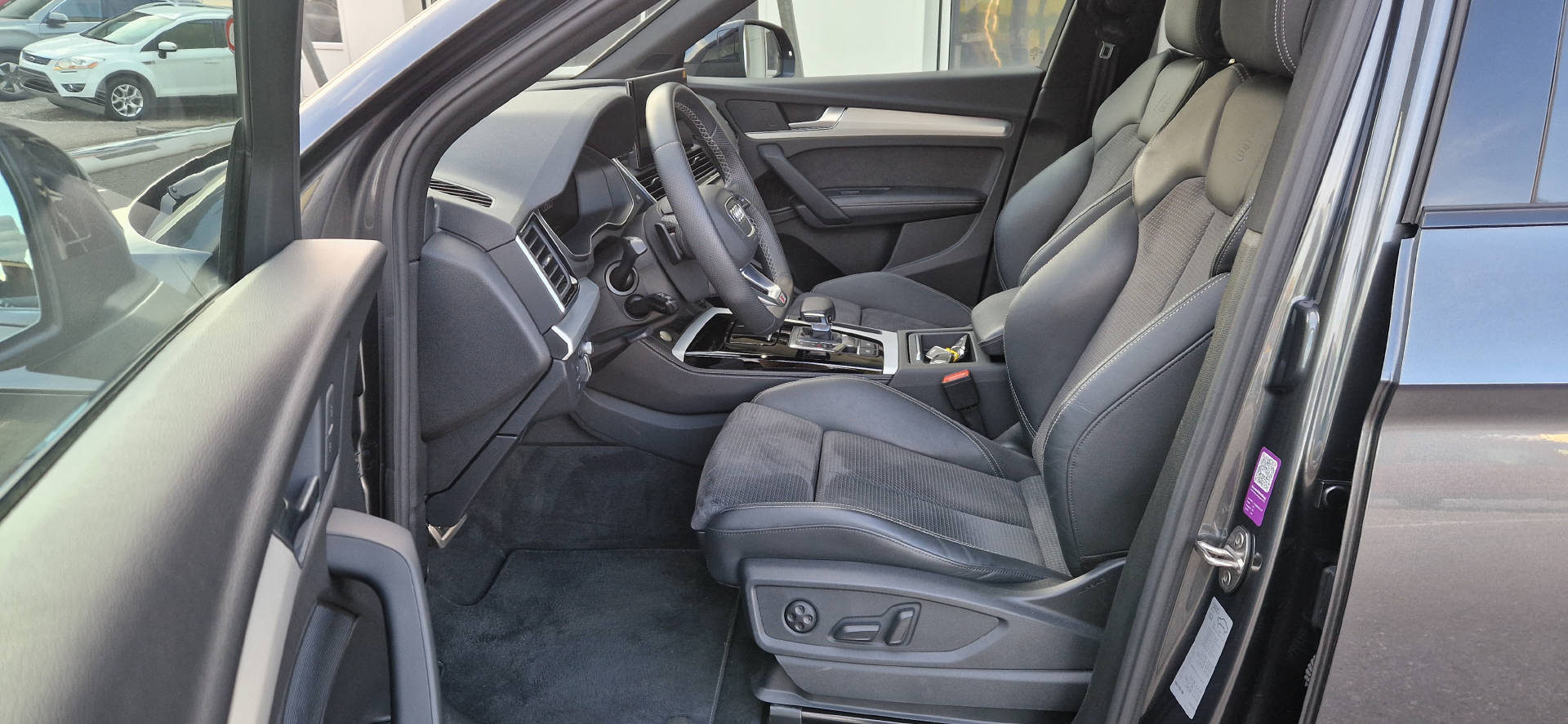 AUDI Q5 2.0 40 TDI BLACKEDITION quattro S-Tronic-image-4