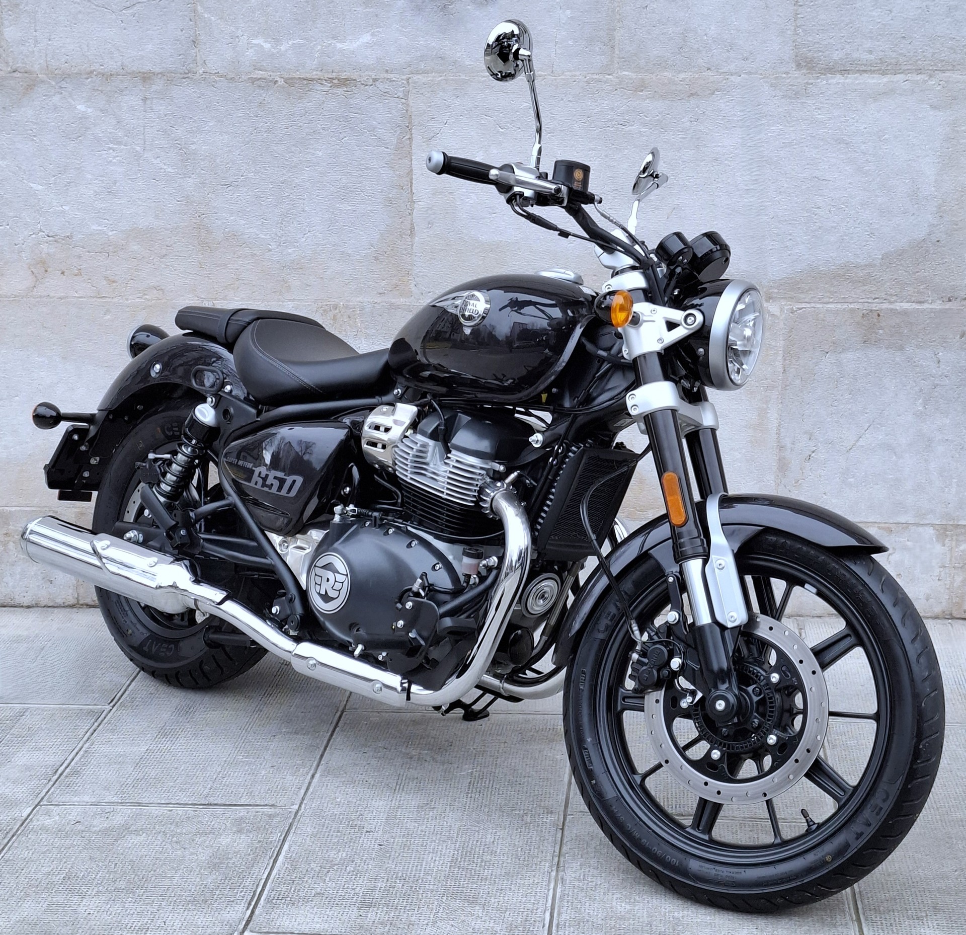 ROYAL ENFIELD Super Meteor 650 Celestial-showroom-element-1
