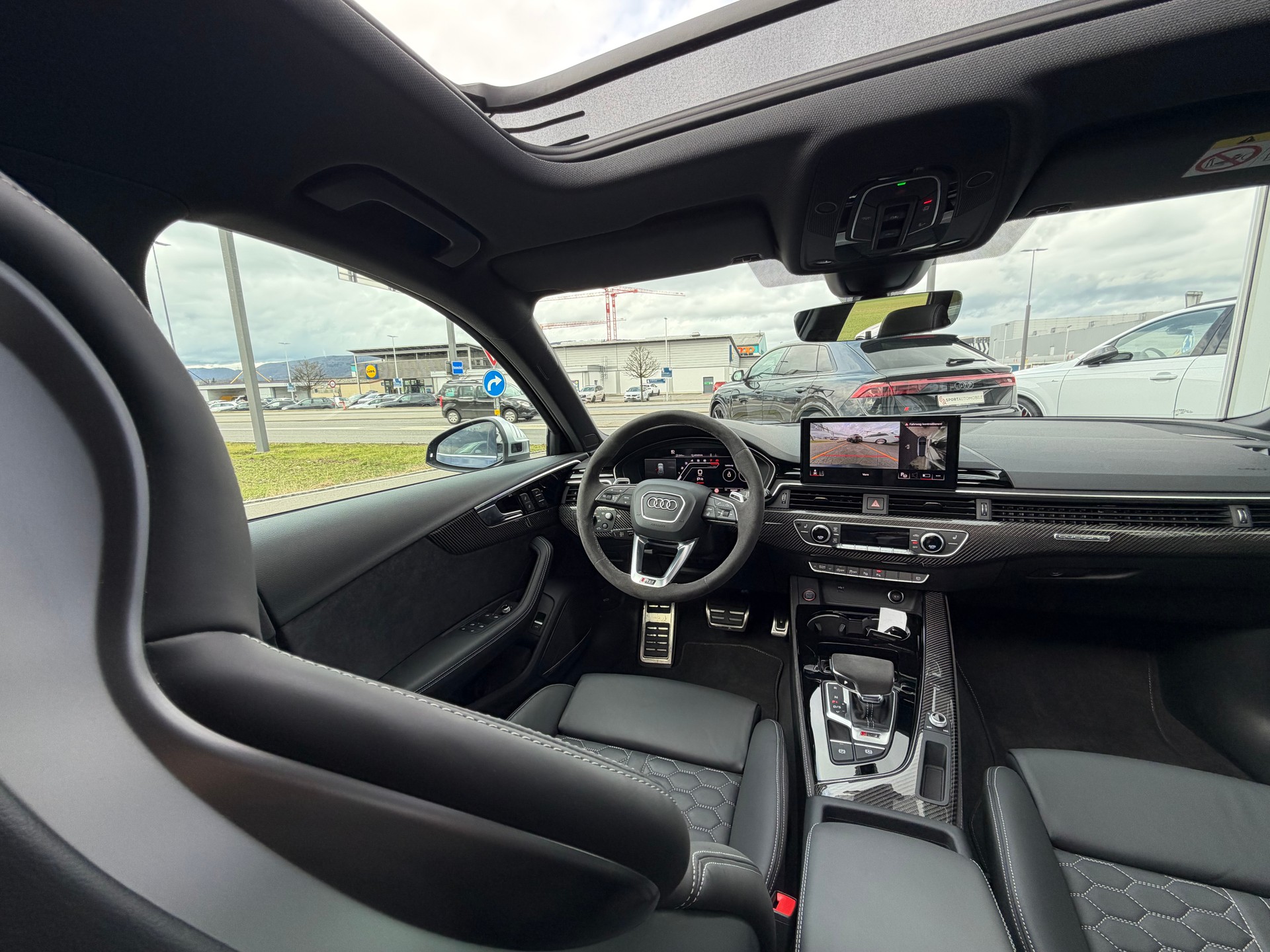 AUDI RS4 Avant quattro tiptronic *Bang & Olufsen Premium - 280km/h*-image-11