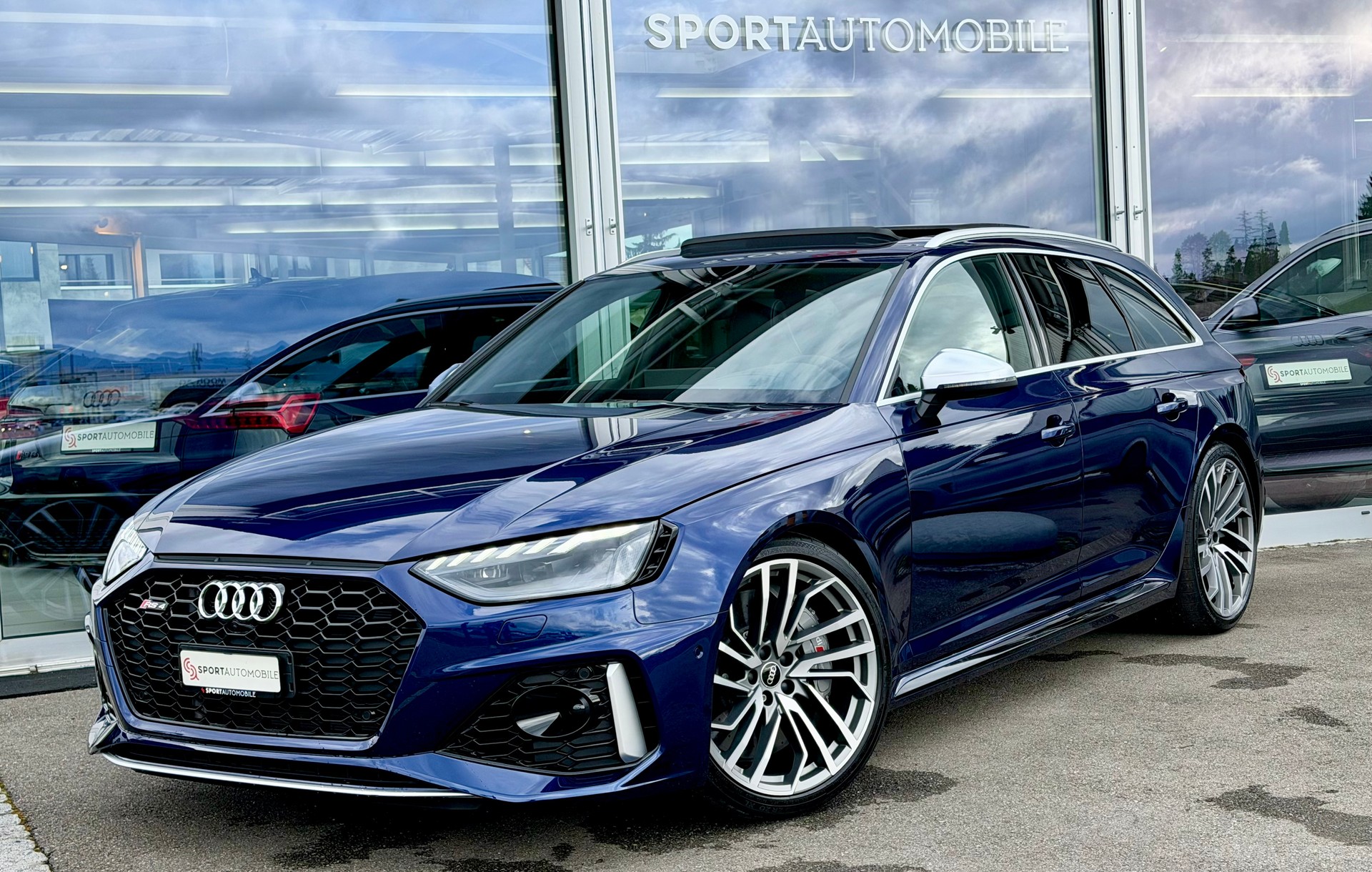 AUDI RS4 Avant quattro tiptronic *RS-Keramikbremsanlage - Bang & Olufsen Premium - 280km/h*-showroom-element-1