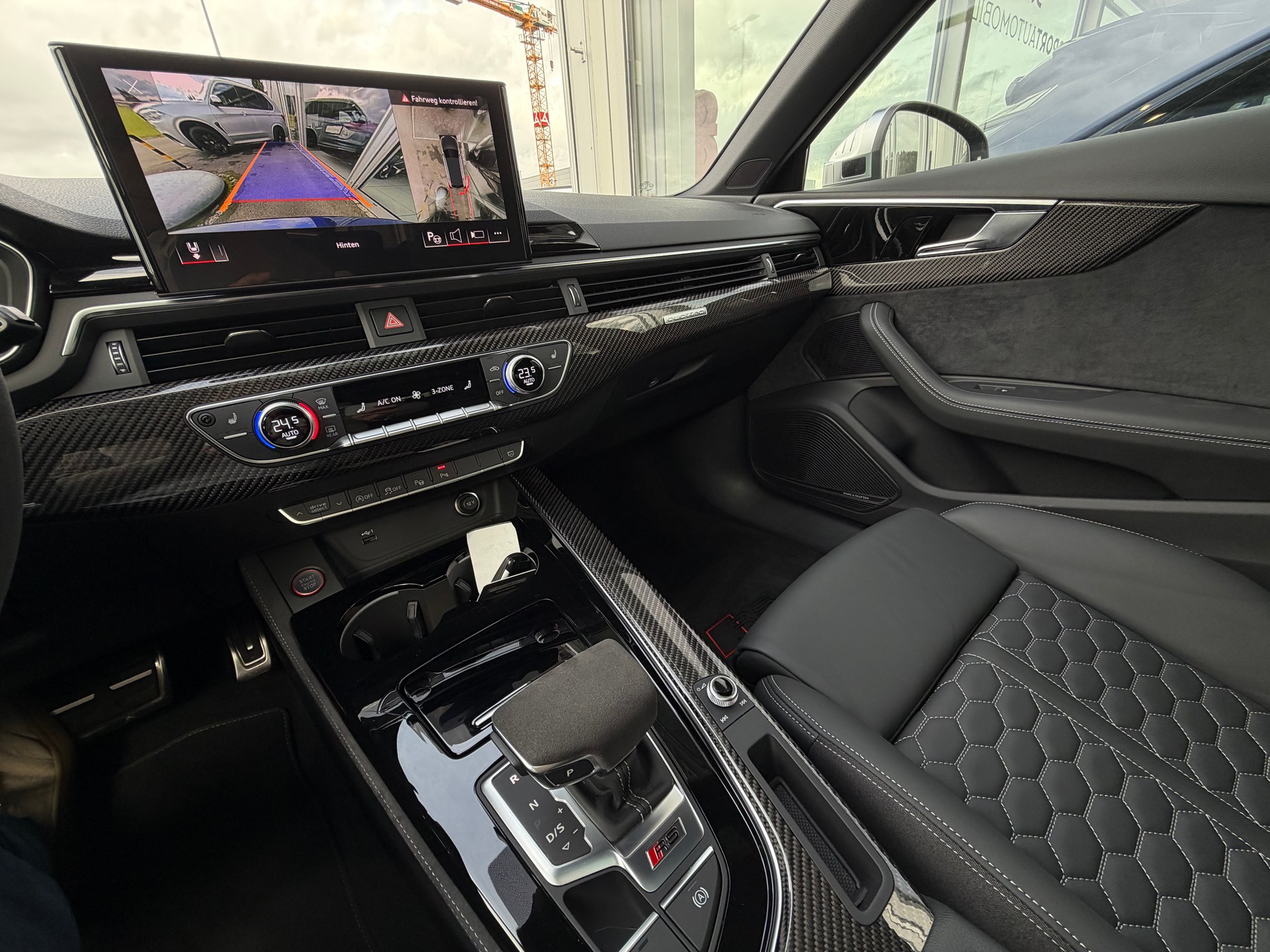 AUDI RS4 Avant quattro tiptronic *Bang & Olufsen Premium - 280km/h*-image-27