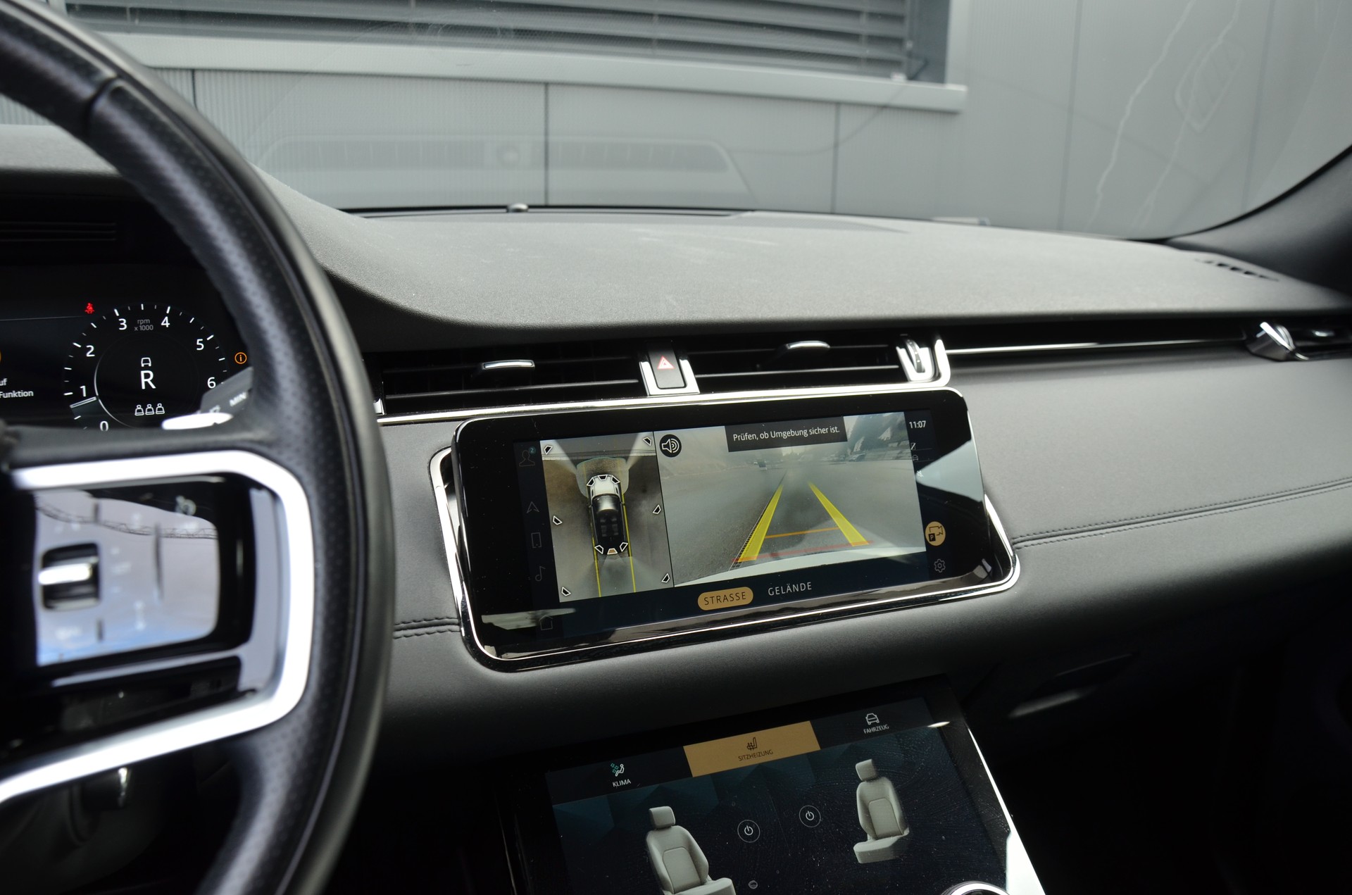 LAND ROVER Range Rover Evoque R-Dynamic P 250 S AT9-image-16