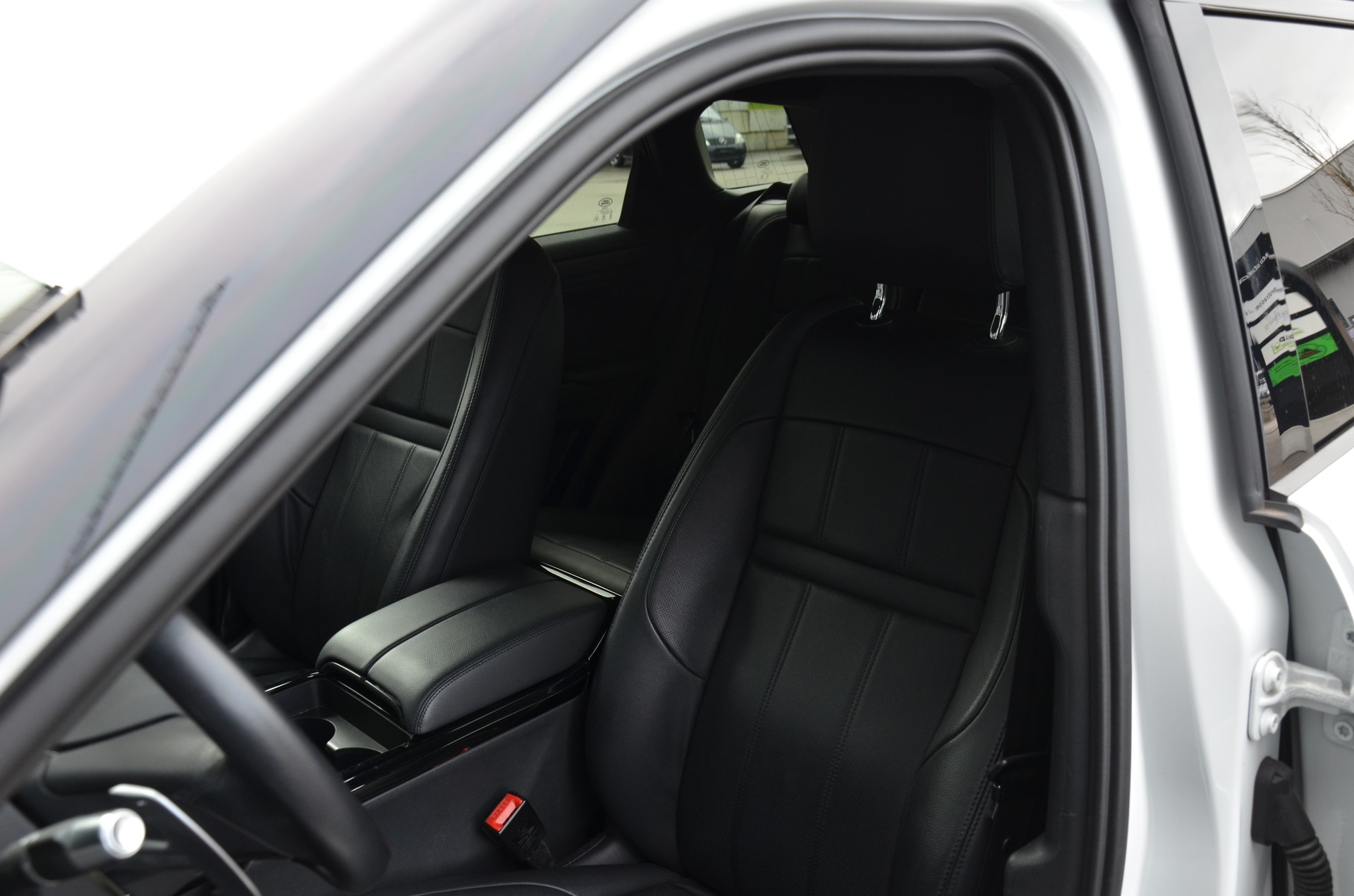 LAND ROVER Range Rover Evoque R-Dynamic P 250 S AT9-image-14