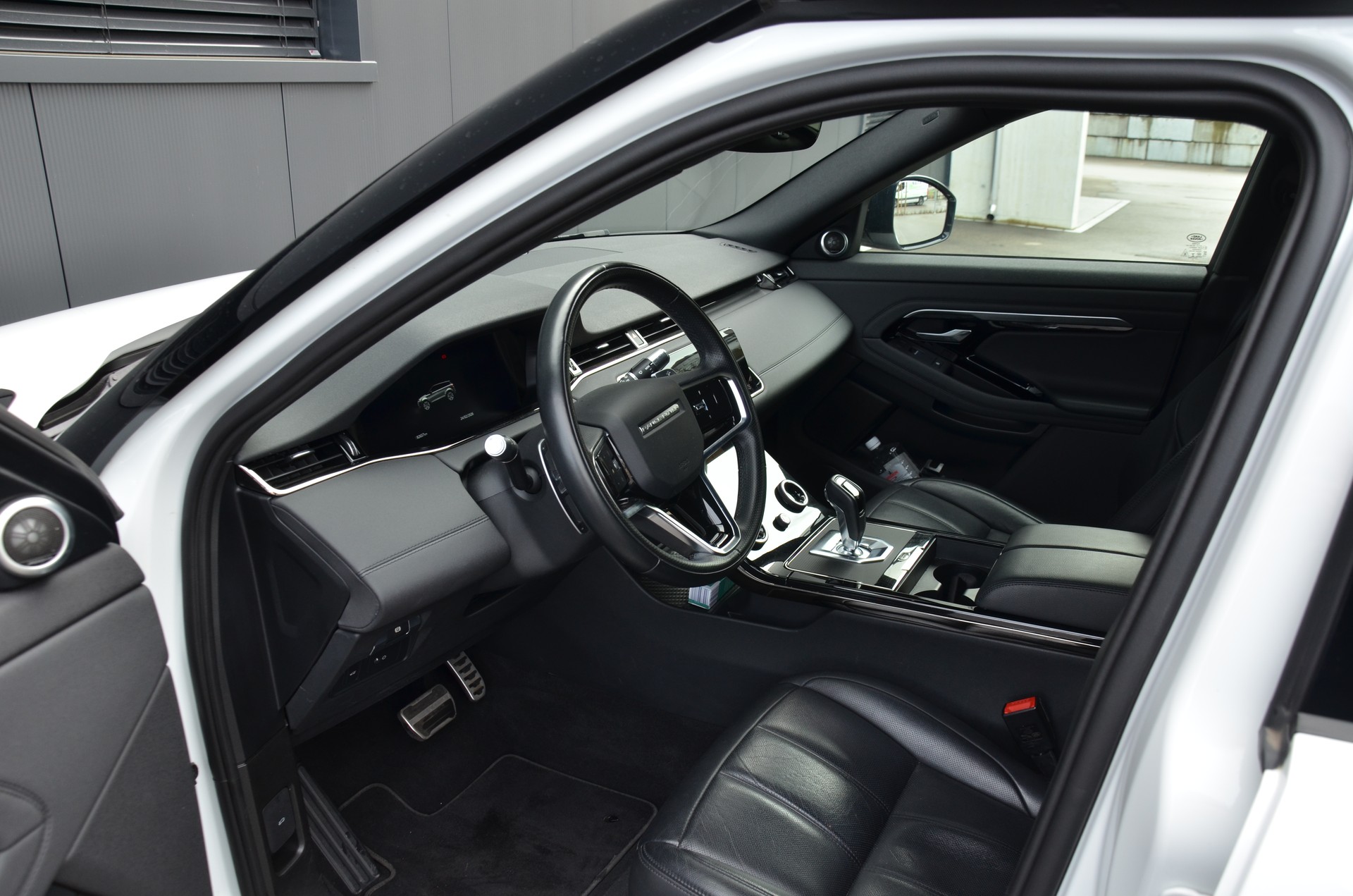 LAND ROVER Range Rover Evoque R-Dynamic P 250 S AT9-image-11