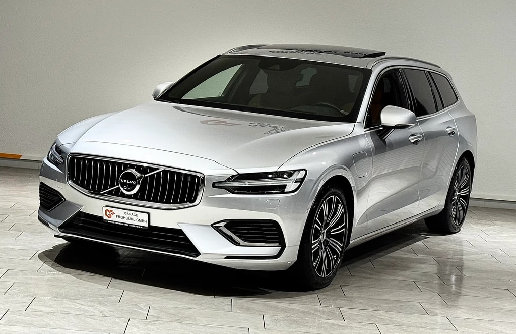 VOLVO V60 T8 eAWD Twin Engine R-Design Geartronic l CH l 1.Hand l