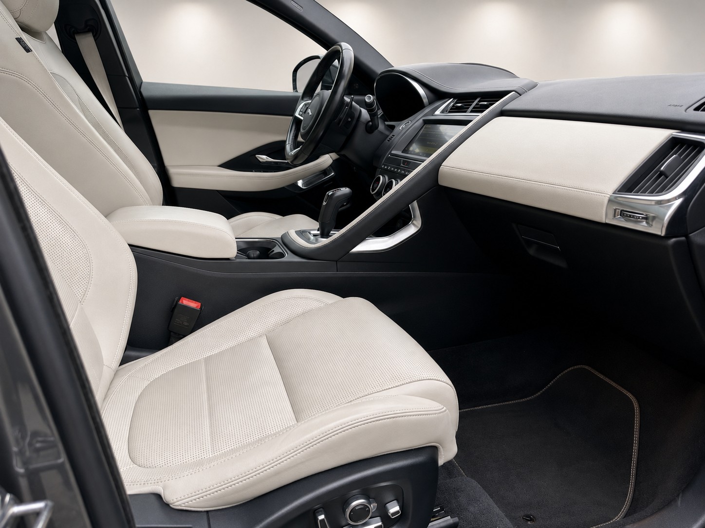 JAGUAR E-Pace 2.0 P250 R-Dynamic HSE AWD - FULL OPTIONS - Prix neuf CHF 80'840.- Aucun frais à prévoir-image-12