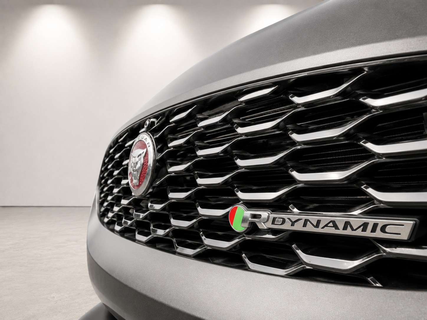JAGUAR E-Pace 2.0 P250 R-Dynamic HSE AWD - FULL OPTIONS - Prix neuf CHF 80'840.- Aucun frais à prévoir-image-4