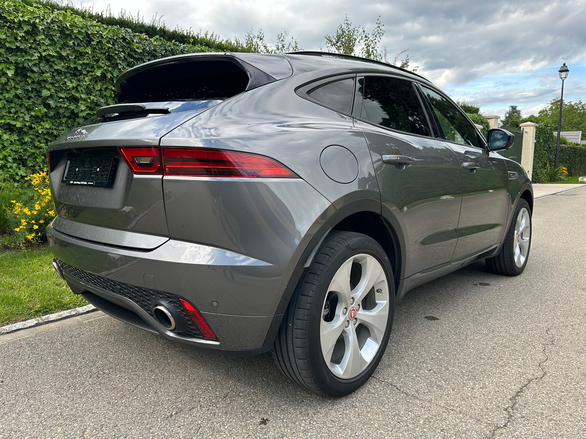 JAGUAR E-Pace 2.0 P250 R-Dynamic HSE AWD - FULL OPTIONS - Prix neuf CHF 80'840.- Aucun frais à prévoir-image-2