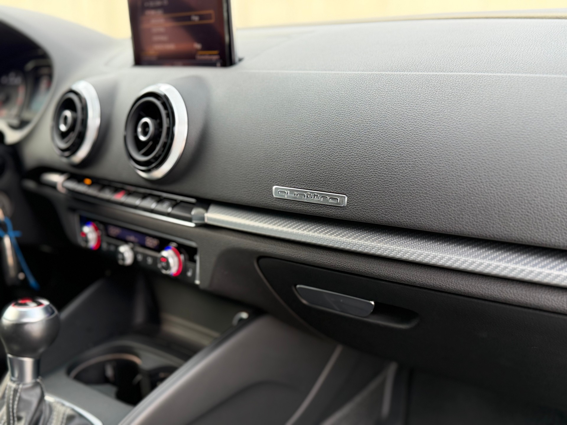 AUDI RS3 2.5 TSI quattro S-tronic-image-22