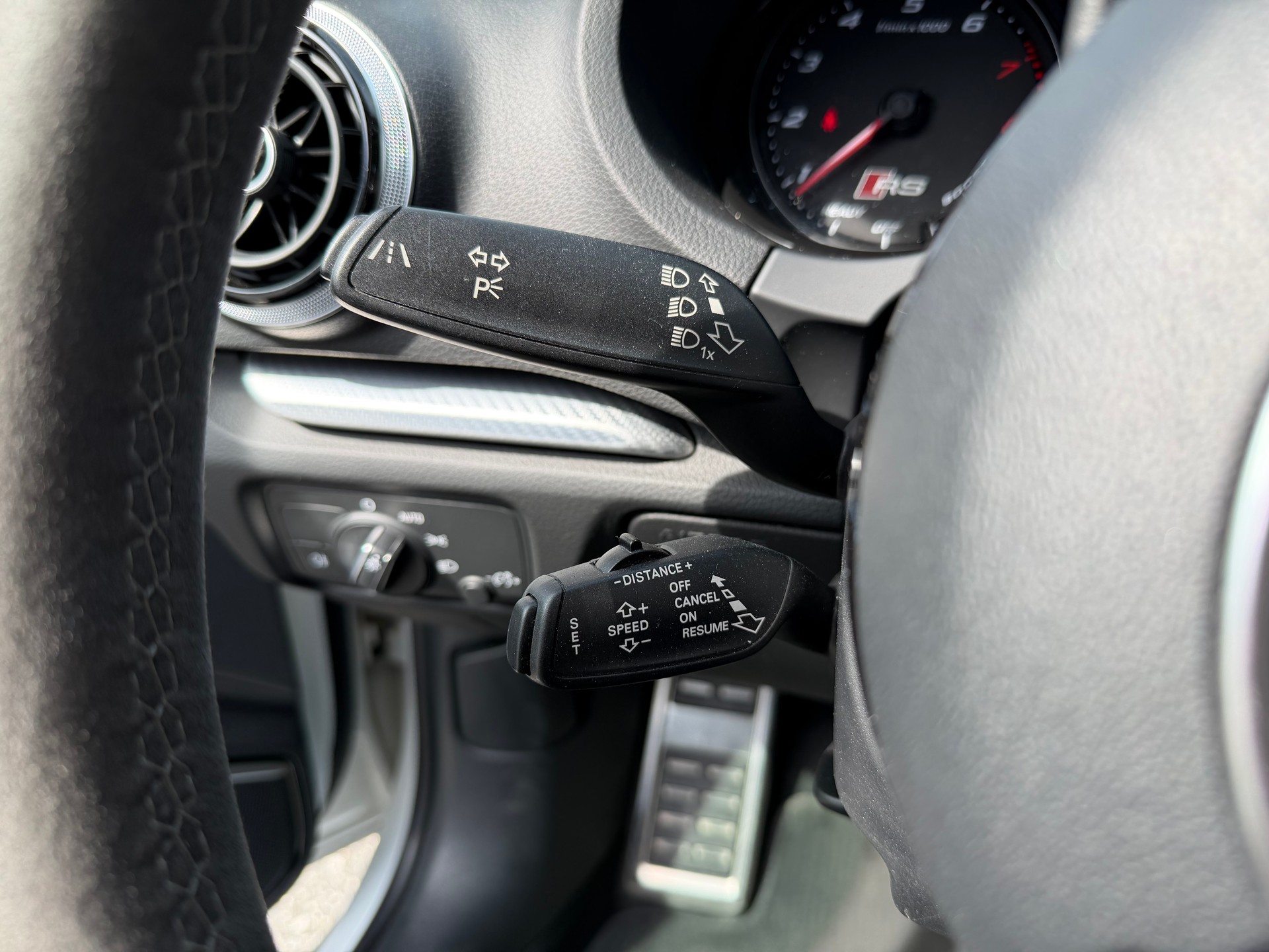 AUDI RS3 2.5 TSI quattro S-tronic-image-27