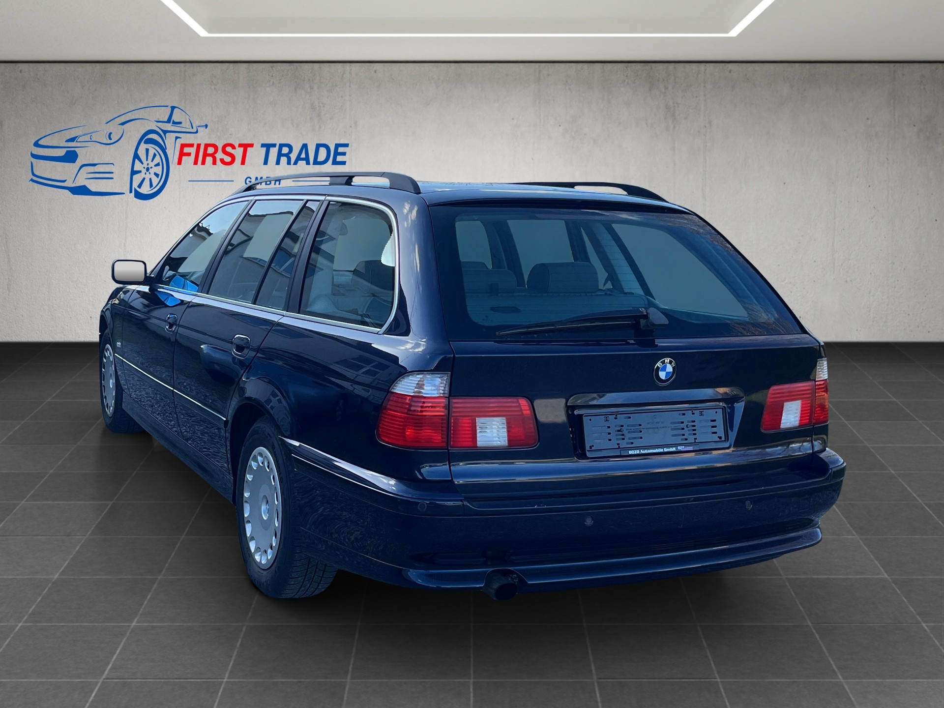 BMW 520i Touring-image-6