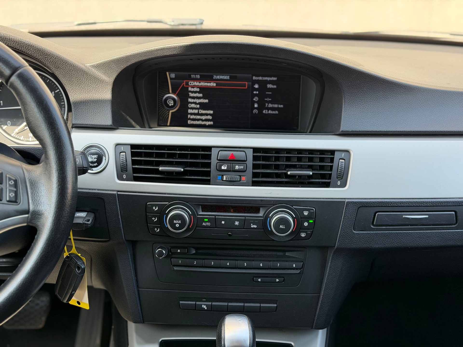 BMW 320d Touring Dynamic Edition Steptronic-image-7