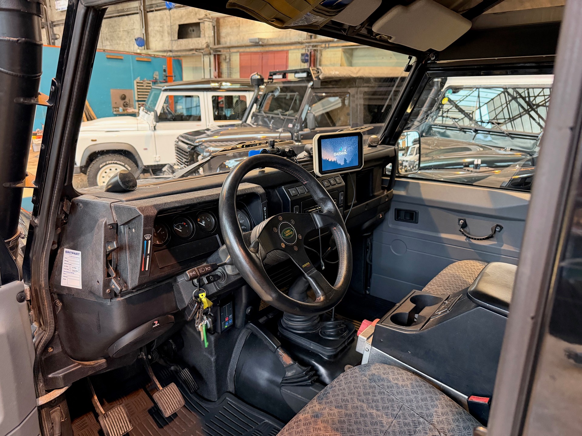 LAND ROVER Defender 110 SW 2.5 Td5-image-4