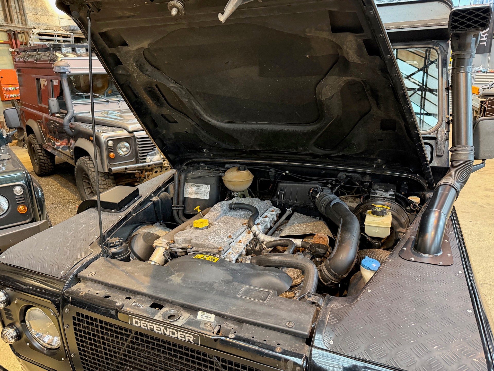 LAND ROVER Defender 110 SW 2.5 Td5-image-9