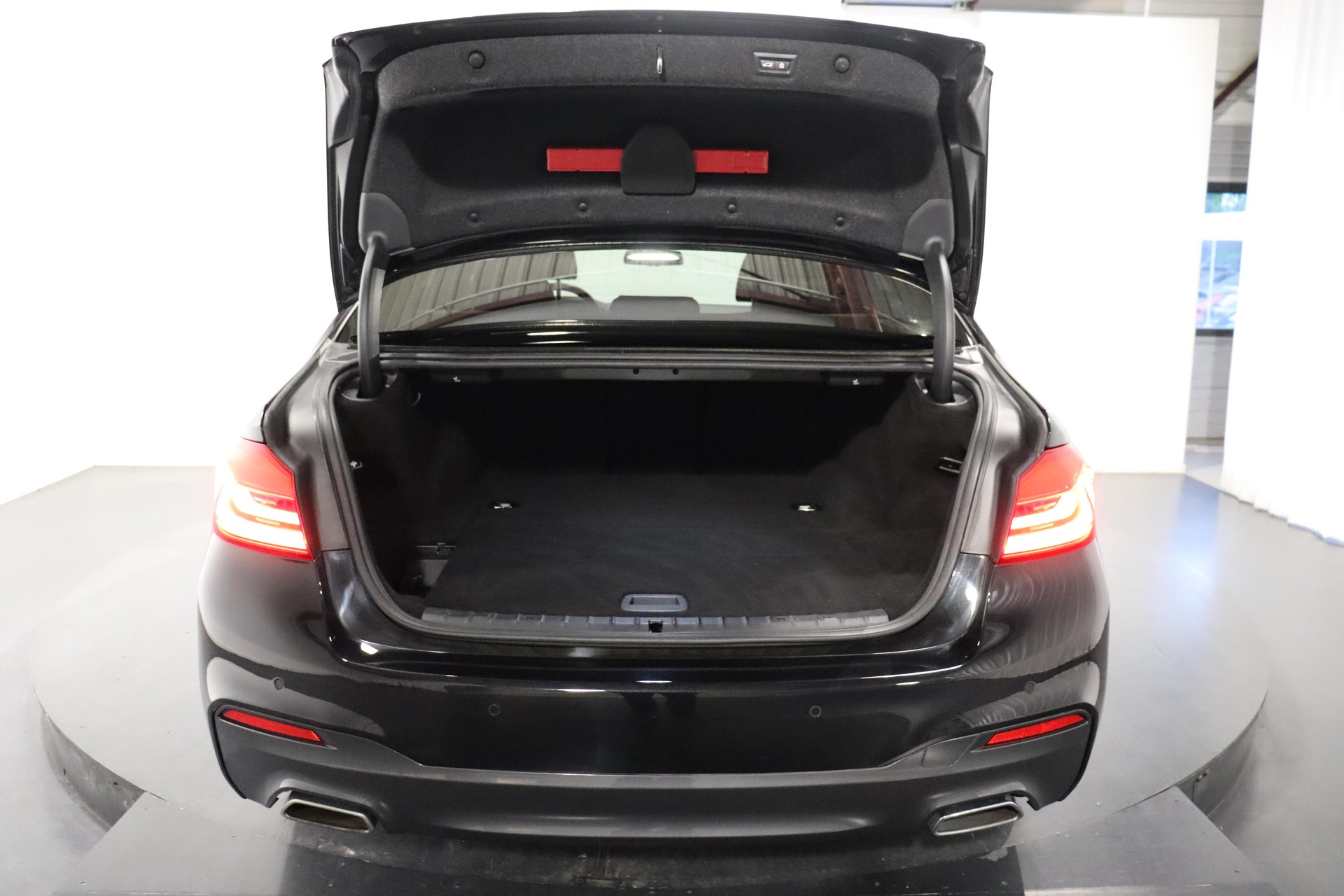 BMW 530e xDrive paddles-image-5