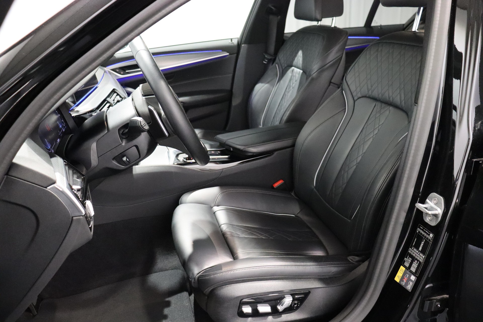 BMW 530e xDrive paddles-image-8